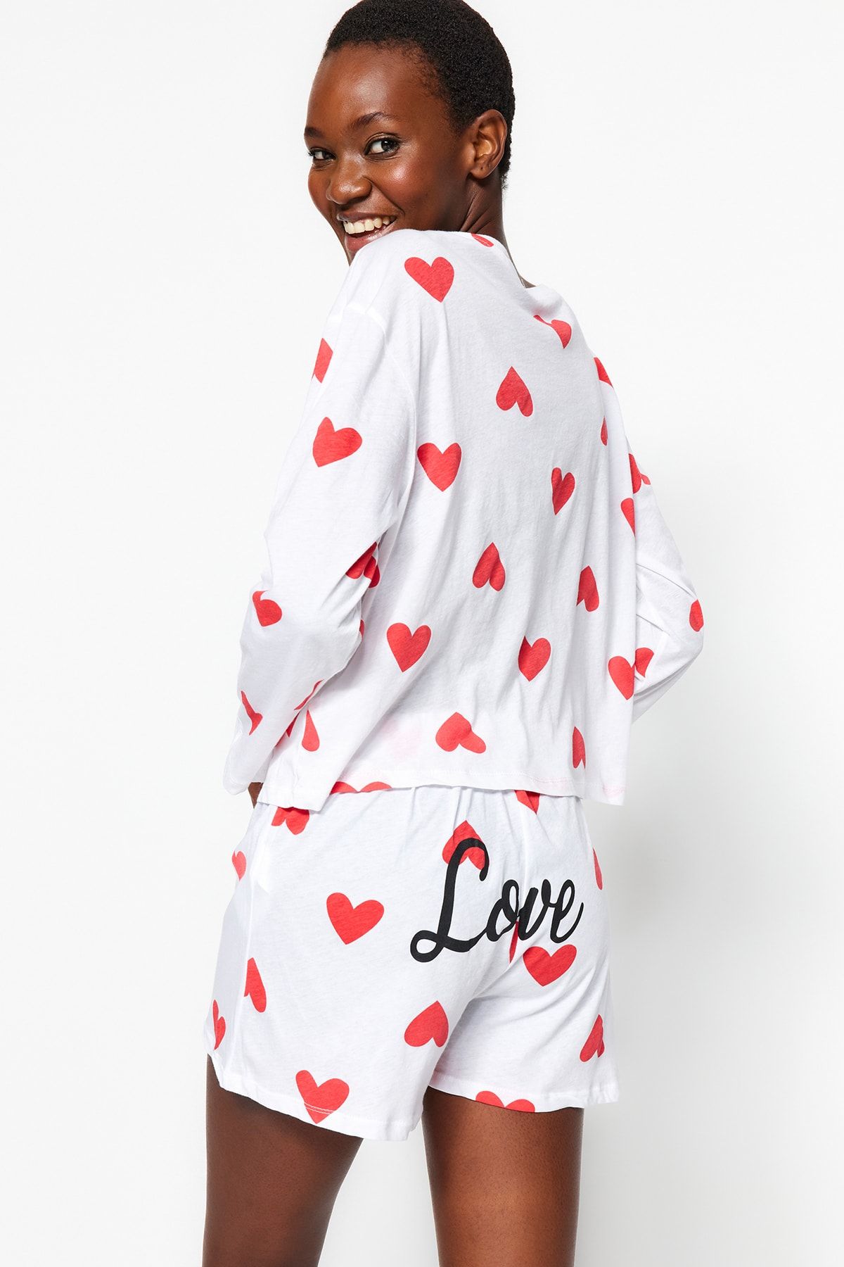 TRENDYOLMİLLA Çok Renkli %100 Pamuk Kalp Desenli Uzun Kollu T-shirt-Şort Örme Pijama Takımı THMSS21PT0471