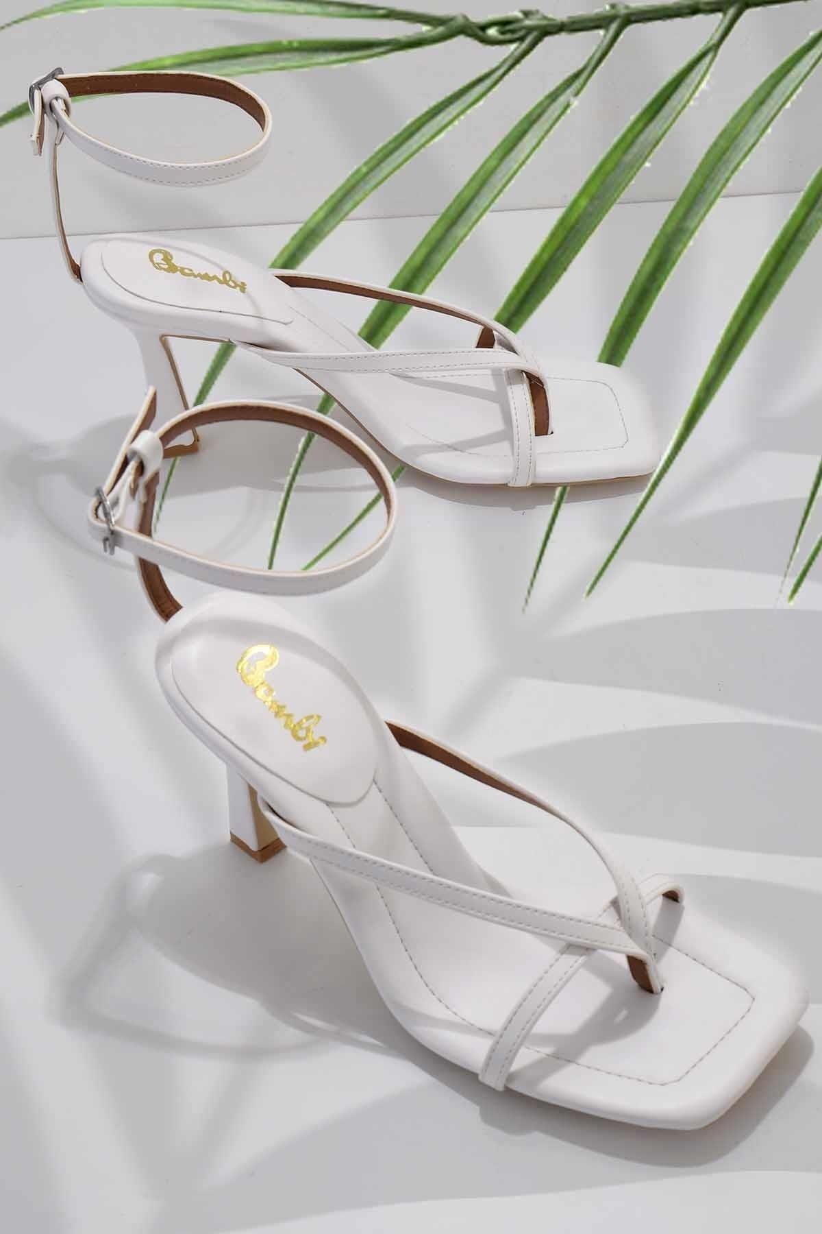 Bambi Beyaz Kadın Klasik Topuklu Ayakkabı K05718070509
