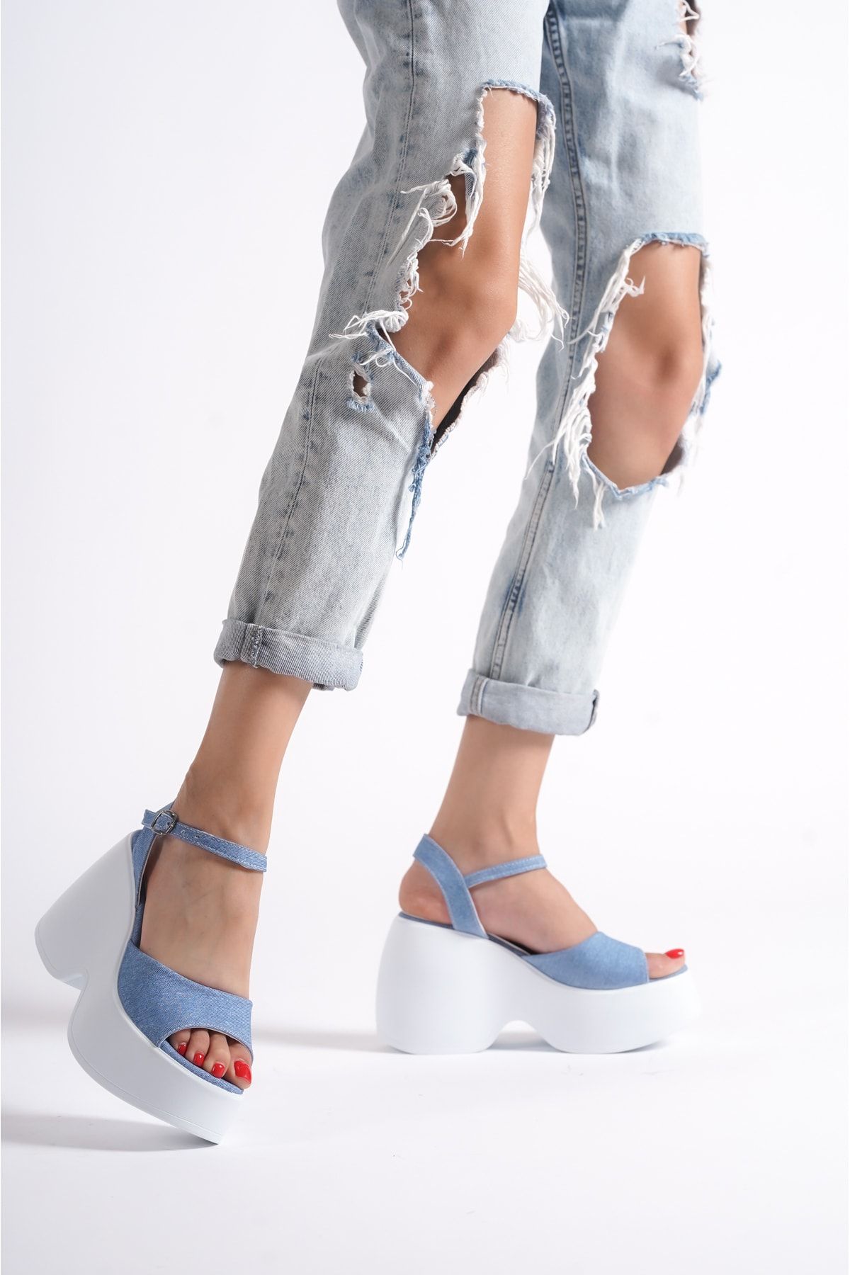 Limeo Mavi Kot Yüksek Taban Yandan Tokalı Tek Şeritli Önü Açık Cilt Yazlık Kadın Sandalet Ayakkabı