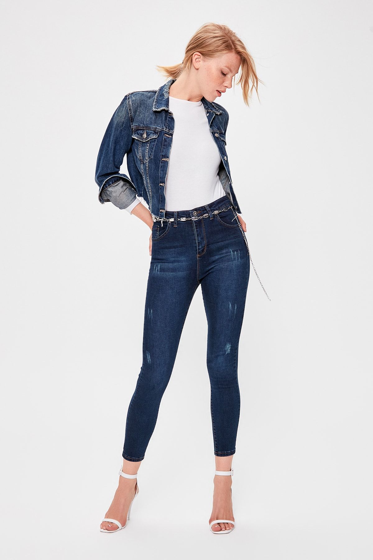 TRENDYOLMİLLA Lacivert Yıpratmalı Normal Bel Skinny Jeans TWOAW20JE0228