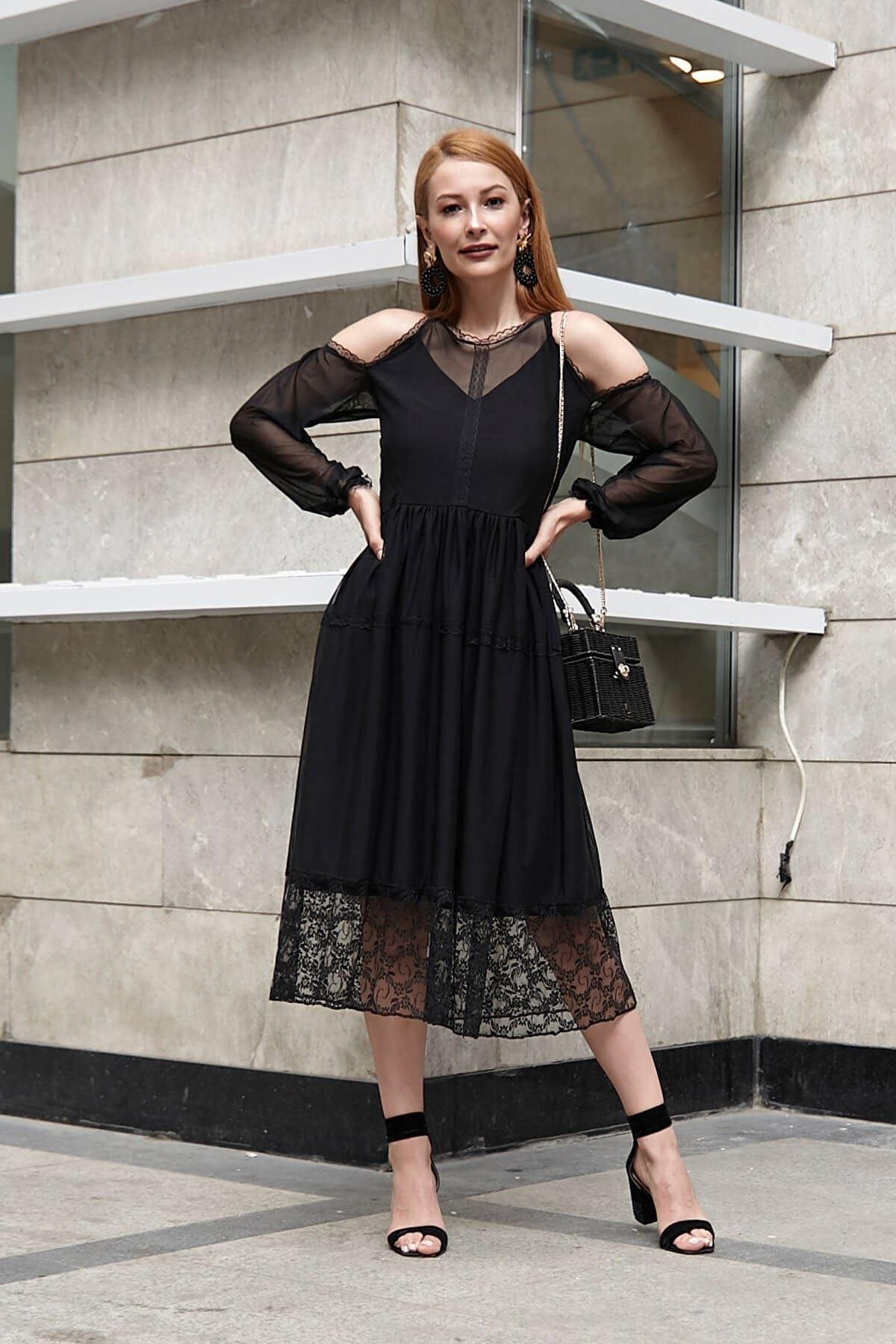 Femme Butik Kadın Siyah Omzu Dekolte Dantel Elbise FM5658