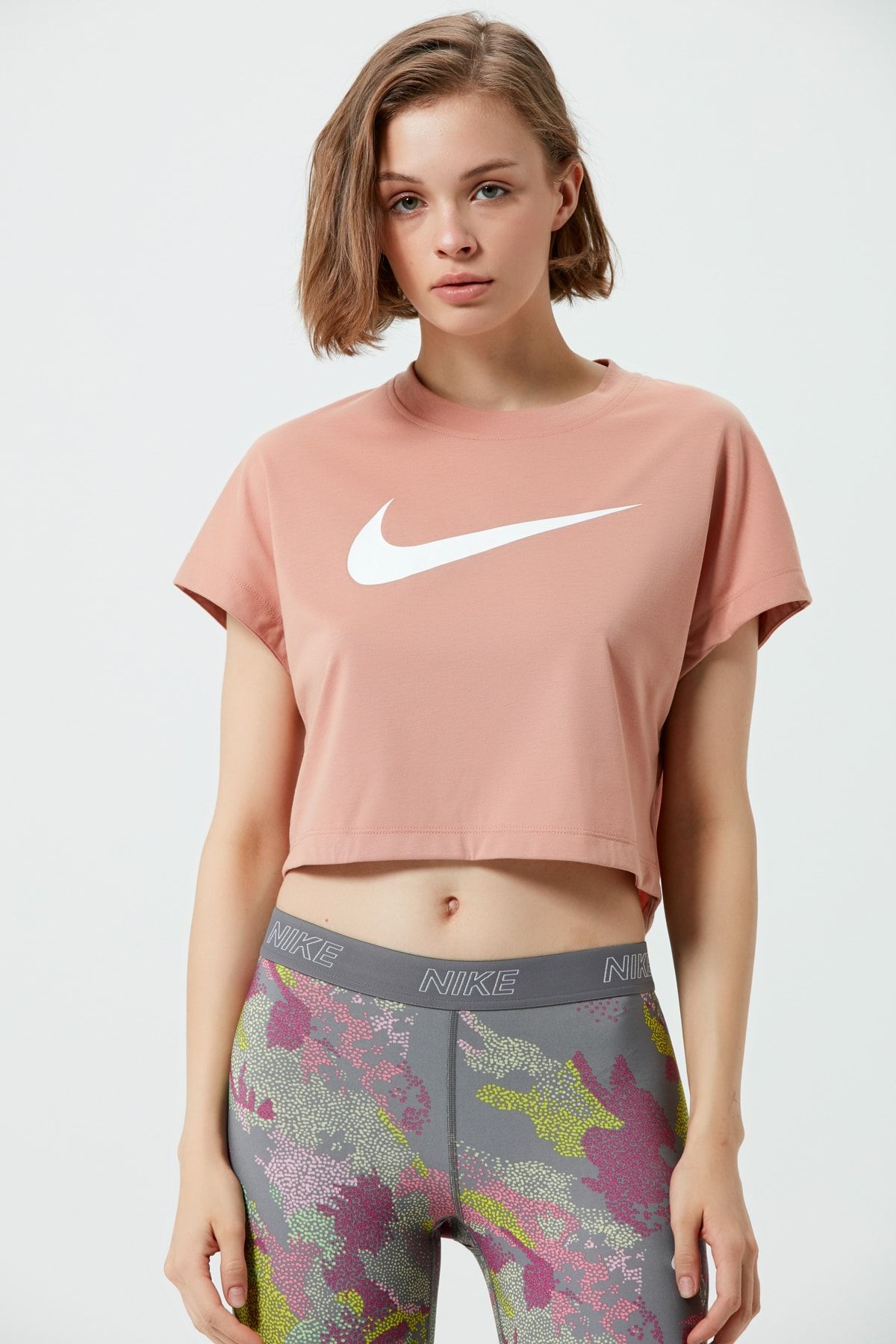 Nike Kadın T-Shirt - W Nsw Swsh Top Crop Ss - AR3064-605