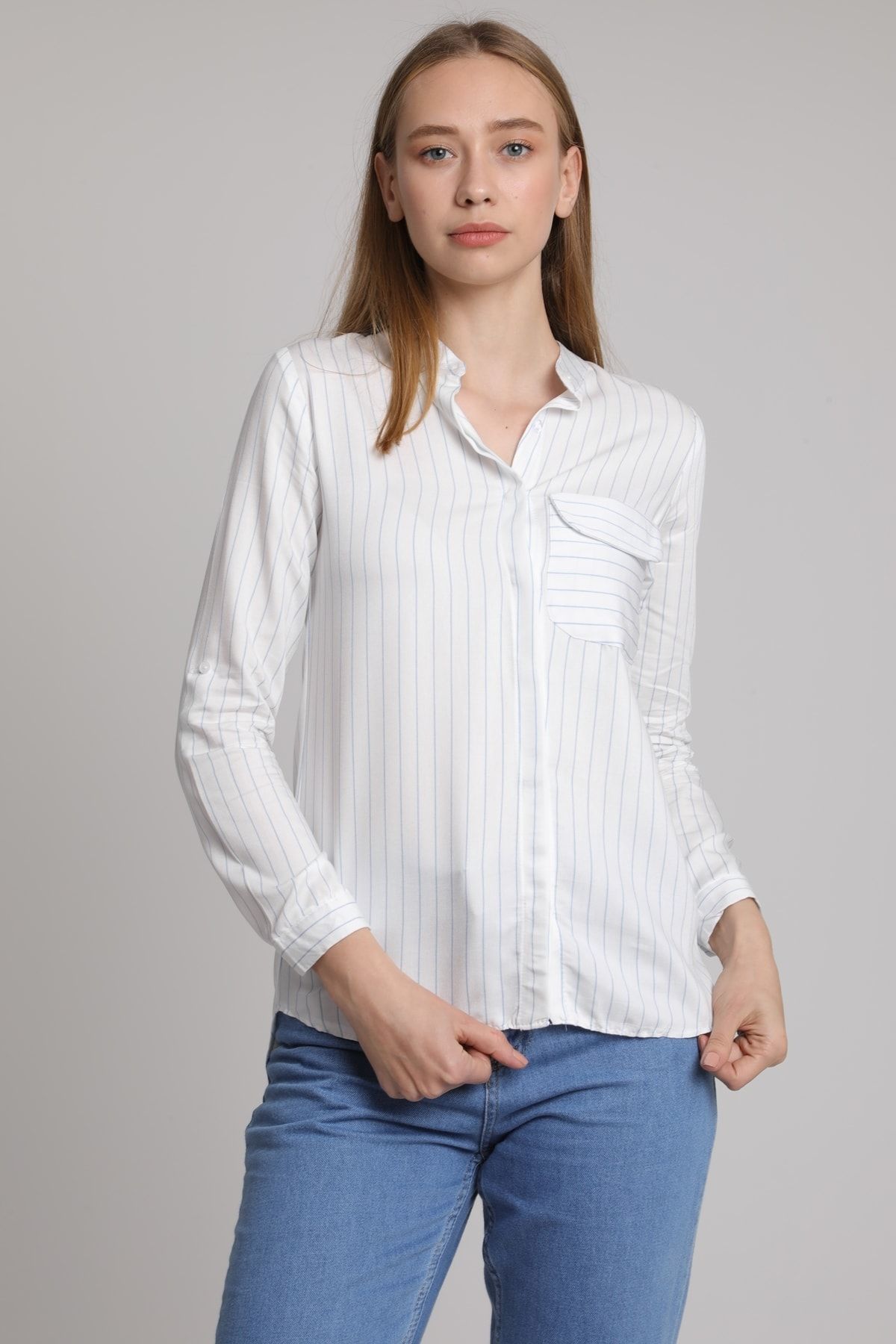 MD trend Kadın Beyaz & Buz Mavi Çizgili Tek Cepli  Kol Katlı Gömlek Mtrn3925