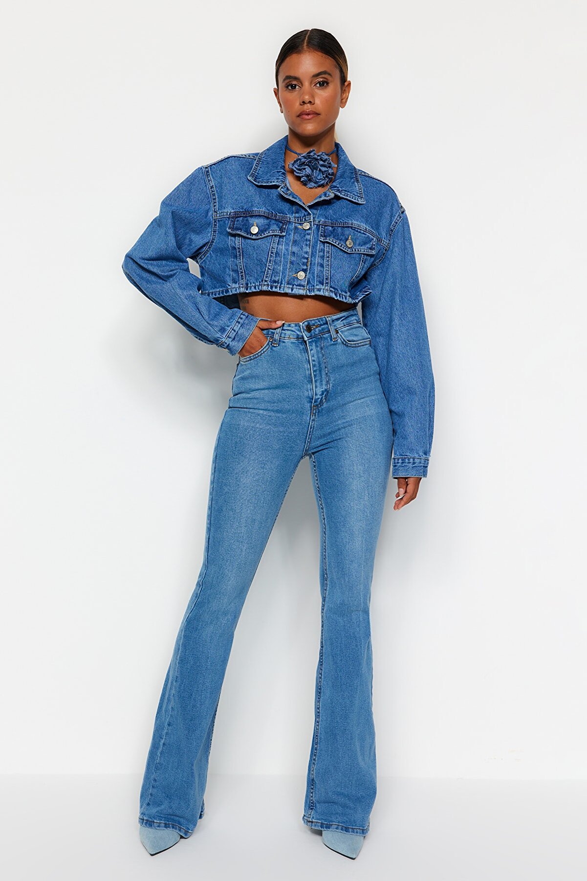 TRENDYOLMİLLA Mavi Yüksek Bel Flare Jeans TWOSS21JE0246