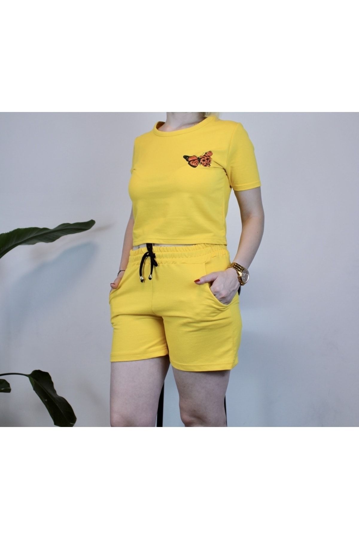 The LUXE Kadın Kısa Kollu Kelebek Baskılı Pamuklu Şortlu Pijama Takımı