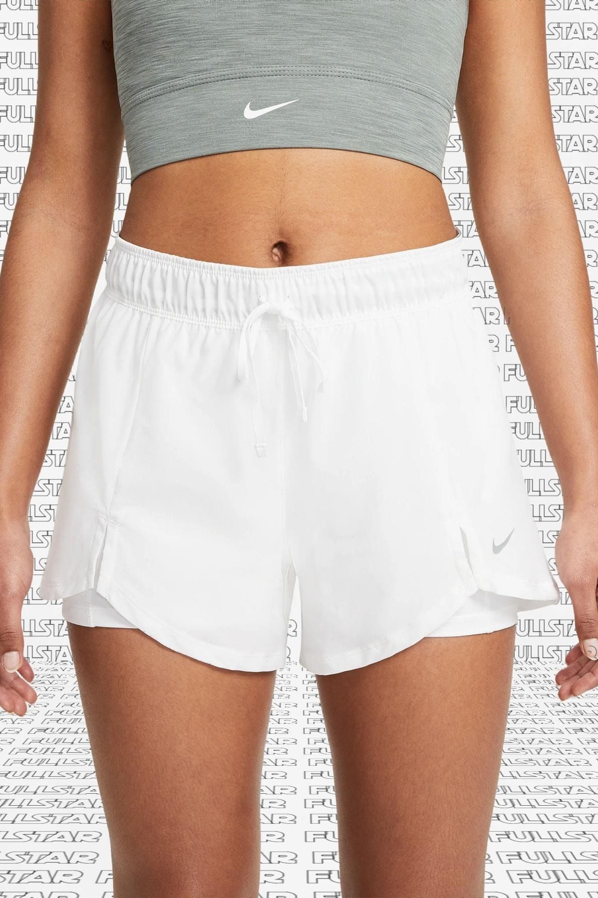 Nike Flex Essential 2 in 1 Training White Shorts ikisi Bir Arada Taytlı Beyaz Kadın Şort