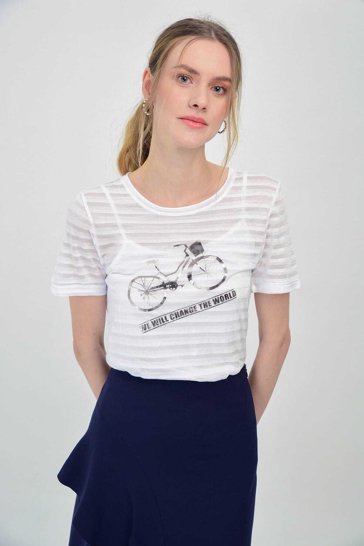 Hanna's Kadın Beyaz Transparan Detaylı Bisiklet Baskılı T-shirt Hn1308