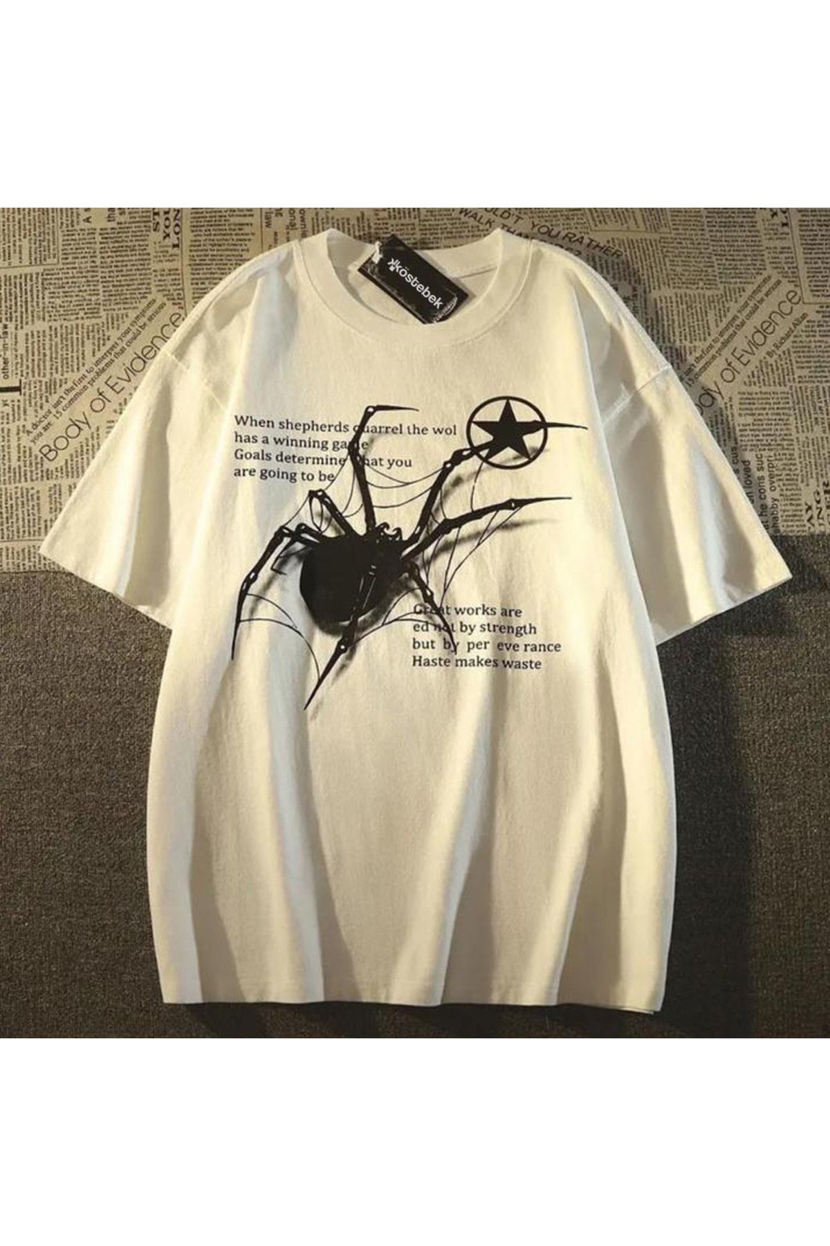 Köstebek Beyaz Spider In Strings (Unisex) T-Shirt