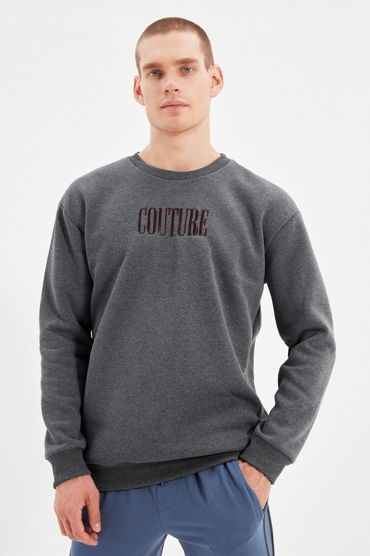 TRENDYOL MAN Antrasit Erkek Regular/Normal Kesim Yazı Nakışlı Sweatshirt TMNAW21SW1538