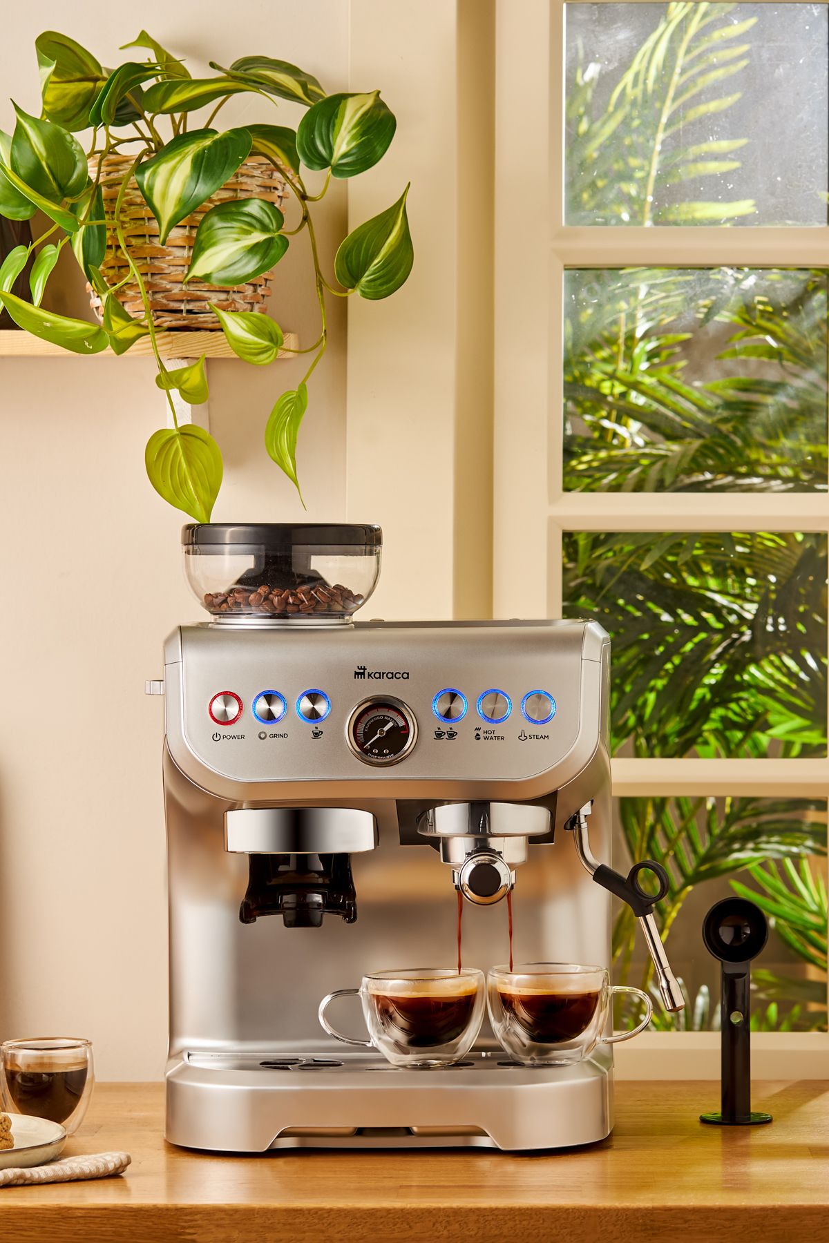 Karaca Coffee Art Barista Öğütücülü, Süt Köpürtücülü Espresso Latte Cappuccino Americano Makinesi
