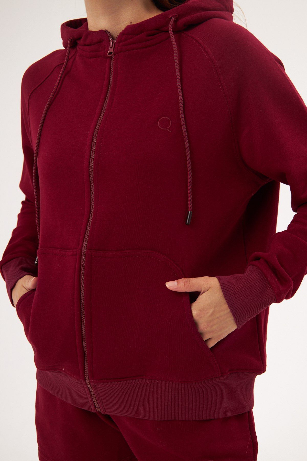 QMARI Oversize 3iplik Kapüşonlu Fermuarlı Bordo Kadın Sweatshirt - Nervür Dikişli - Nakışlı Q Logo