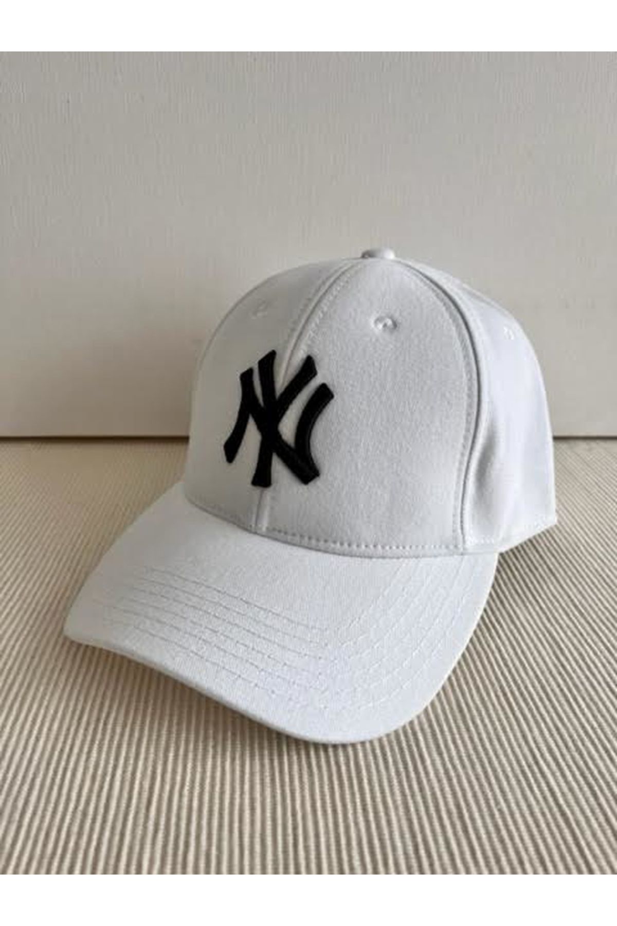 CosmoOutlet NY New York Logolu Arkasından Ayarlamalı Pamuklu Beyzbol Unisex Beyaz Şapka