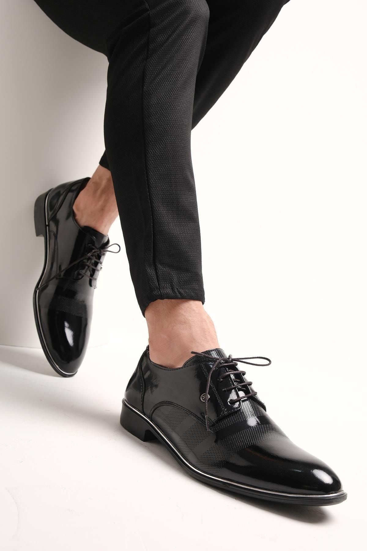 Oksit Falc 101 Rozet Detaylı Siyah Rugan Erkek Klasik Ayakkabı