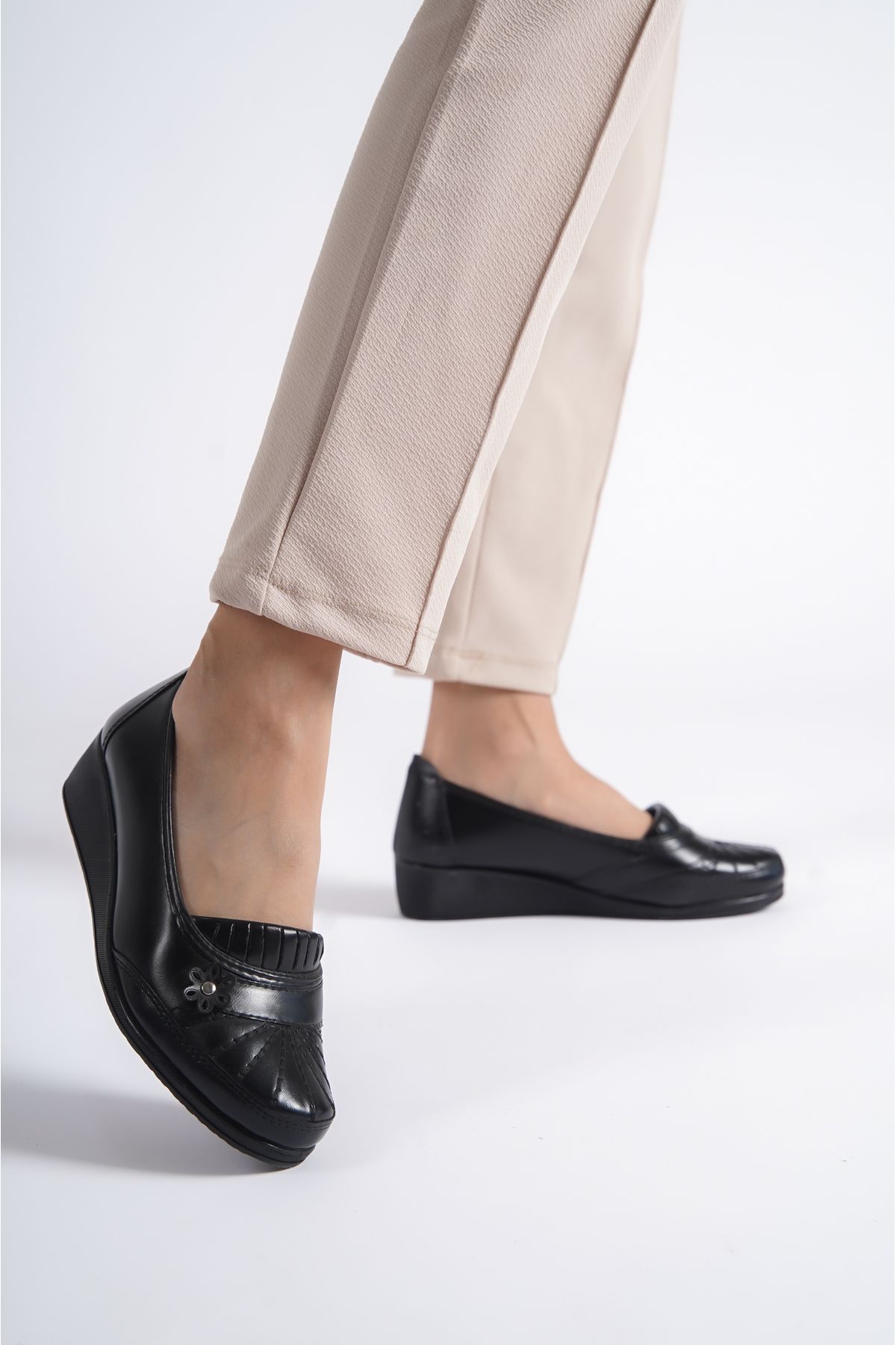 Paolo Zaccardi MOMMY ST Ortopedik Rahat Taban Kurdele Detaylı Esnek Klasik Babet Anne Ayakkabısı Siyah