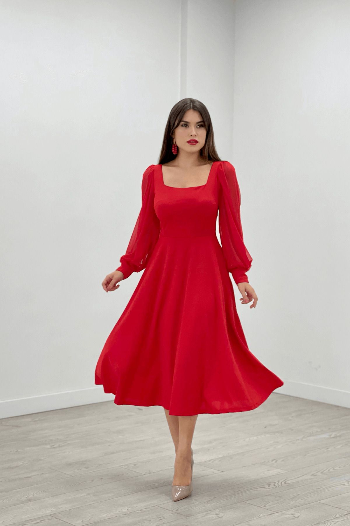 giyimmasalı Krep Kumaş Kolları Tül Detaylı Midi Elbise - KIRMIZI