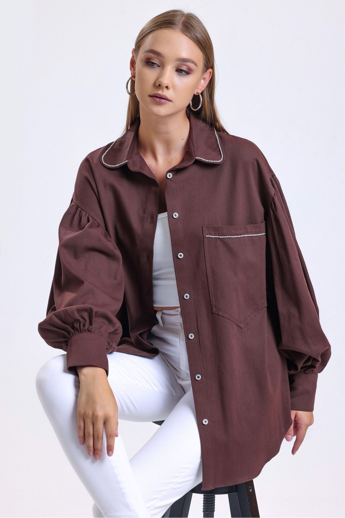 MD trend Kadın Kahve Balon Kollu Taş Detaylı Oversize Gabardin Ceket Gömlek