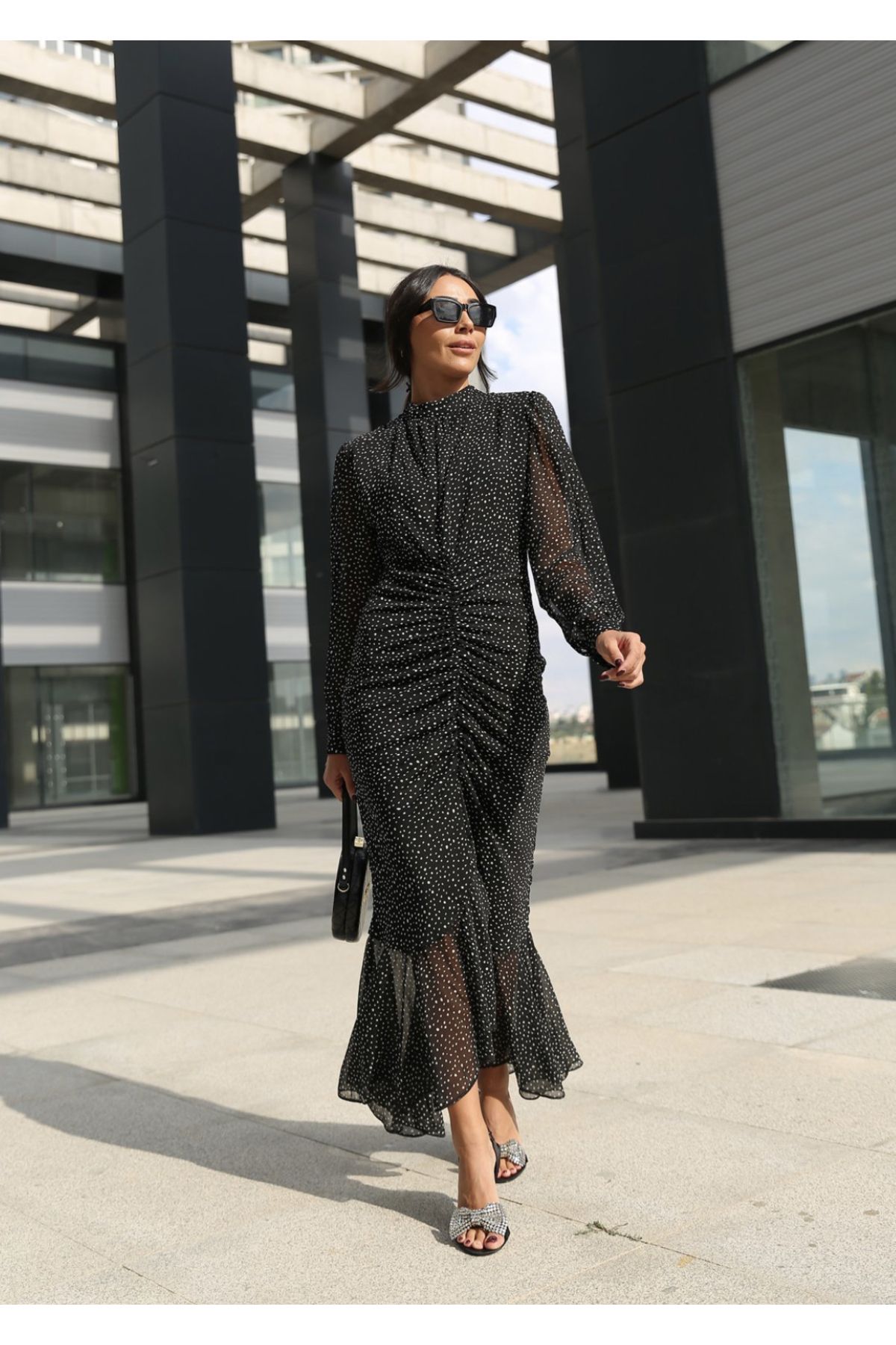 Afiş Butik Siyah Önü Büzgülü Kolları Transparan Puantiyeli Elbise