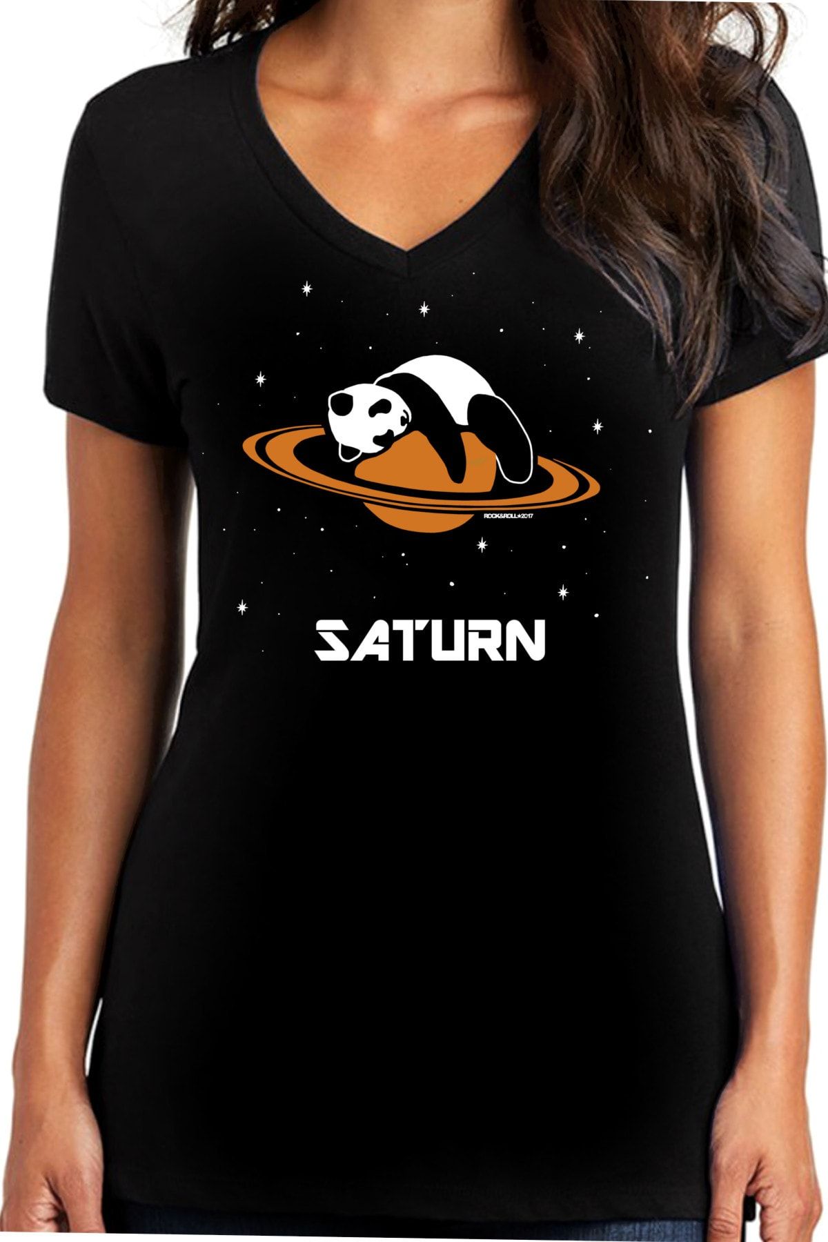 ROCKANDROLL Satürnde Panda Siyah V Yaka Kısa Kollu Kadın T-shirt