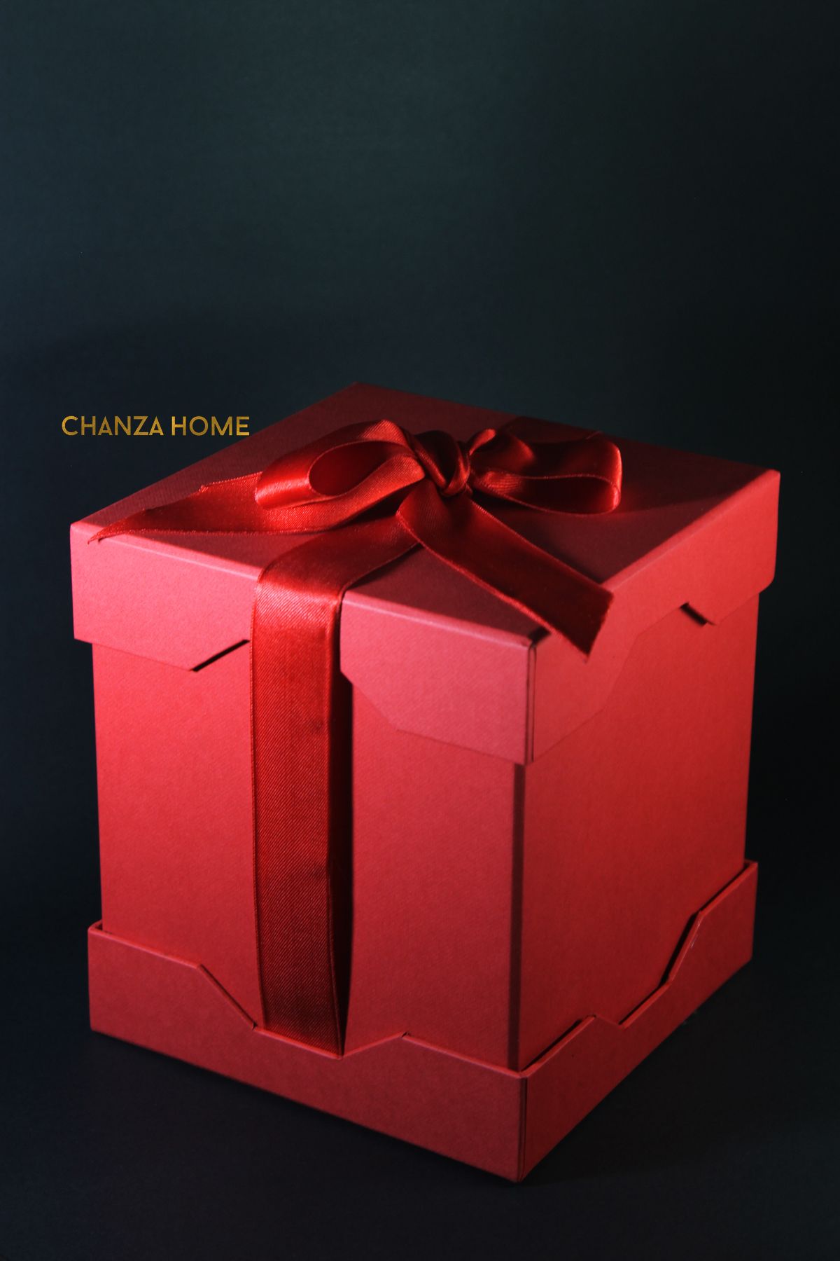CHANZA HOME Orta Boy Kare Kırmızı Saten Kurdeleli Tasarım Kırmızı Hediye Kutusu 15x15x17