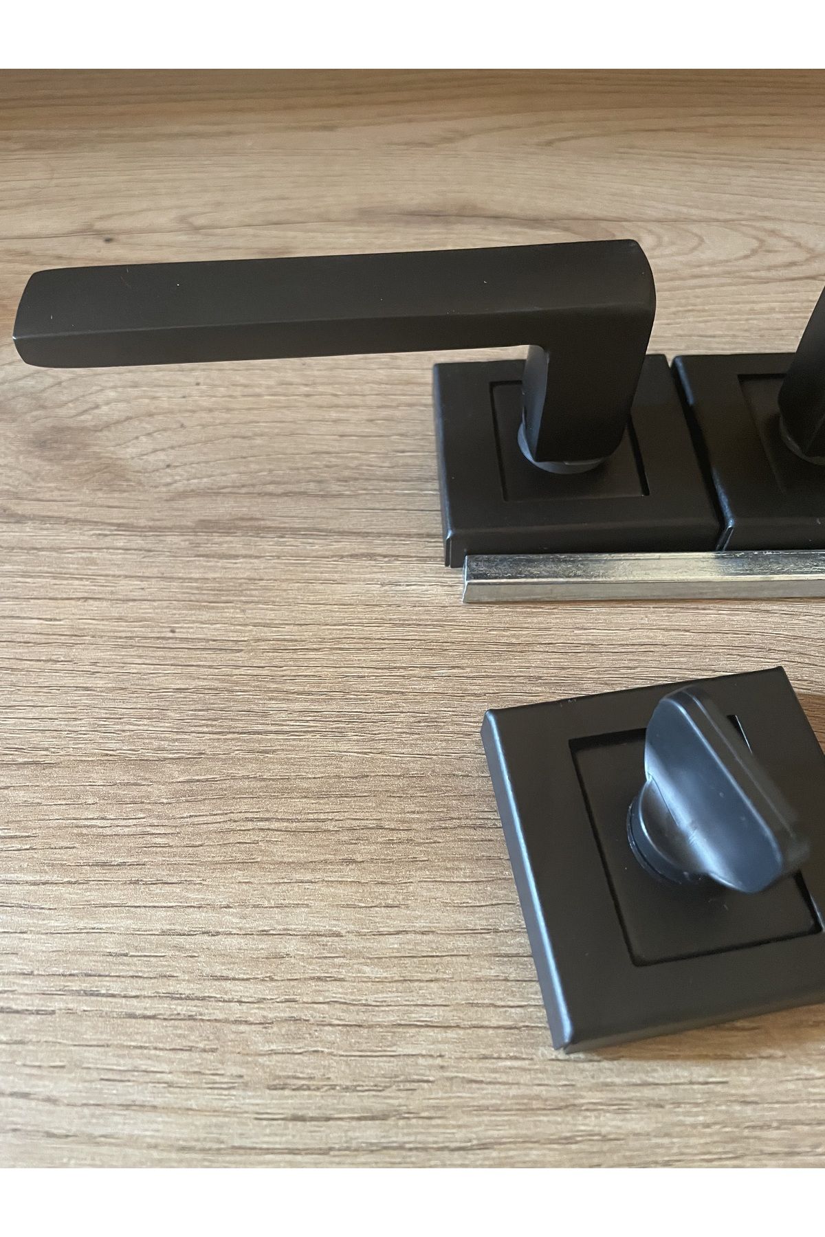 bersayapı Lama Sac Kare Rozetli Wc Kapı Kolu Siyah 1 Takım