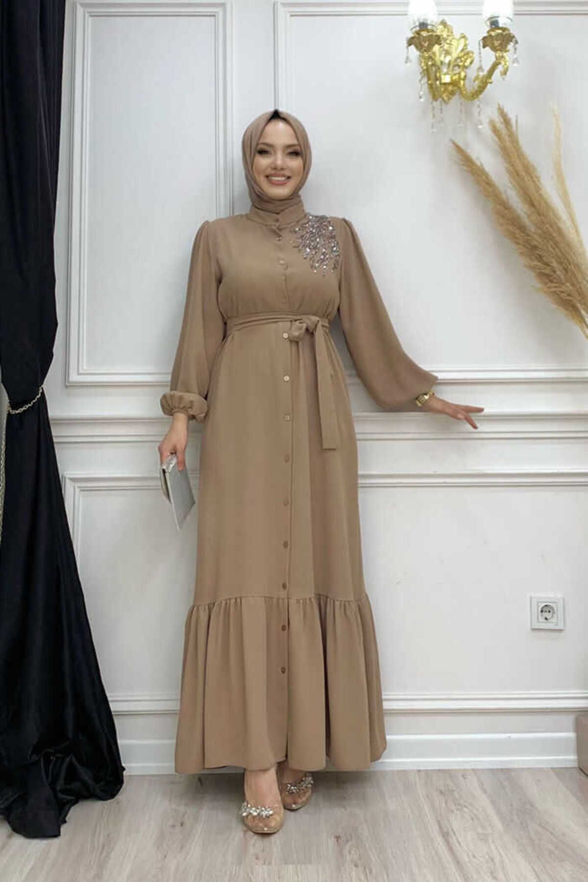 Bym Fashion Boydan Düğmeli Omuz Taş İşleme Detaylı Ferace Elbise 3840 Vizon