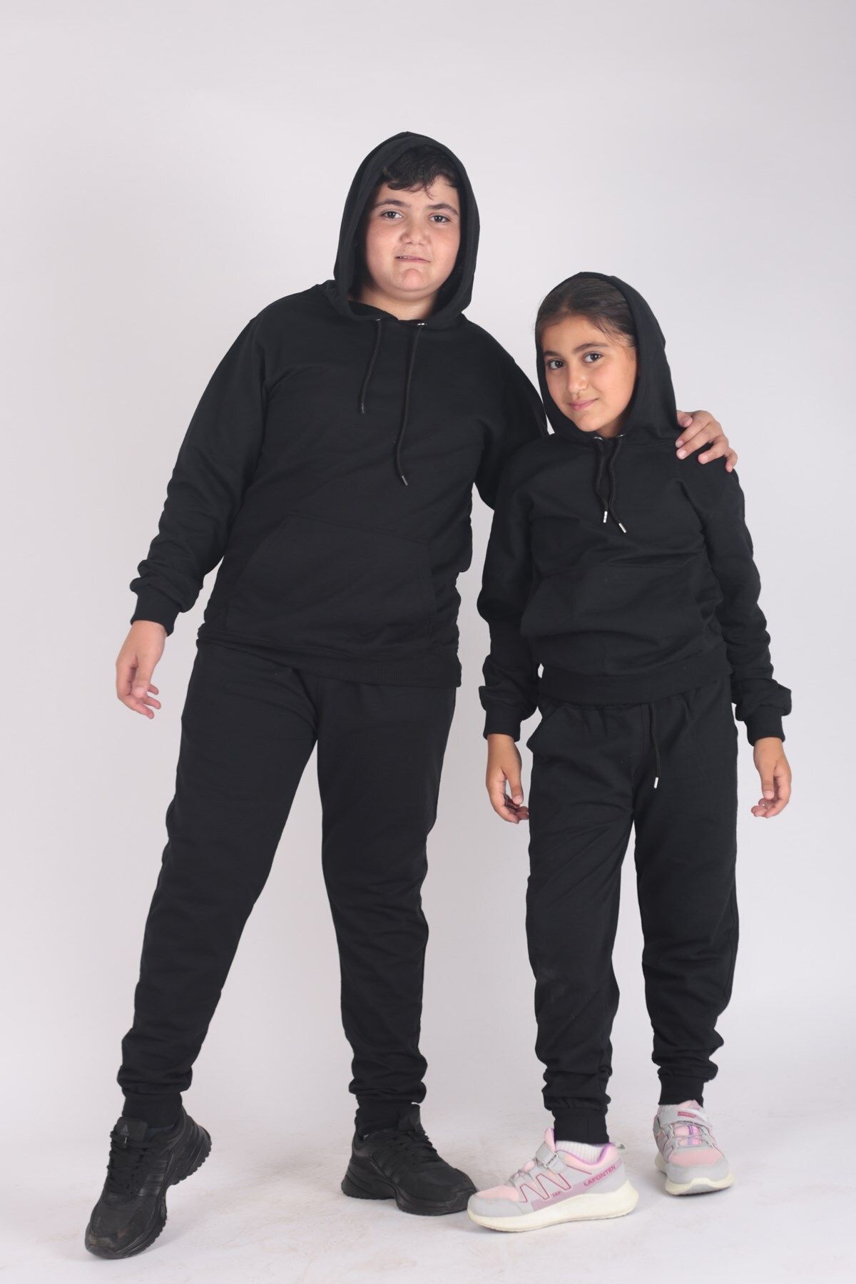 Çiggo Kids Unisex Düz Kanguru Cepli Kapüşonlu Alt-üst Eşofman Takımı