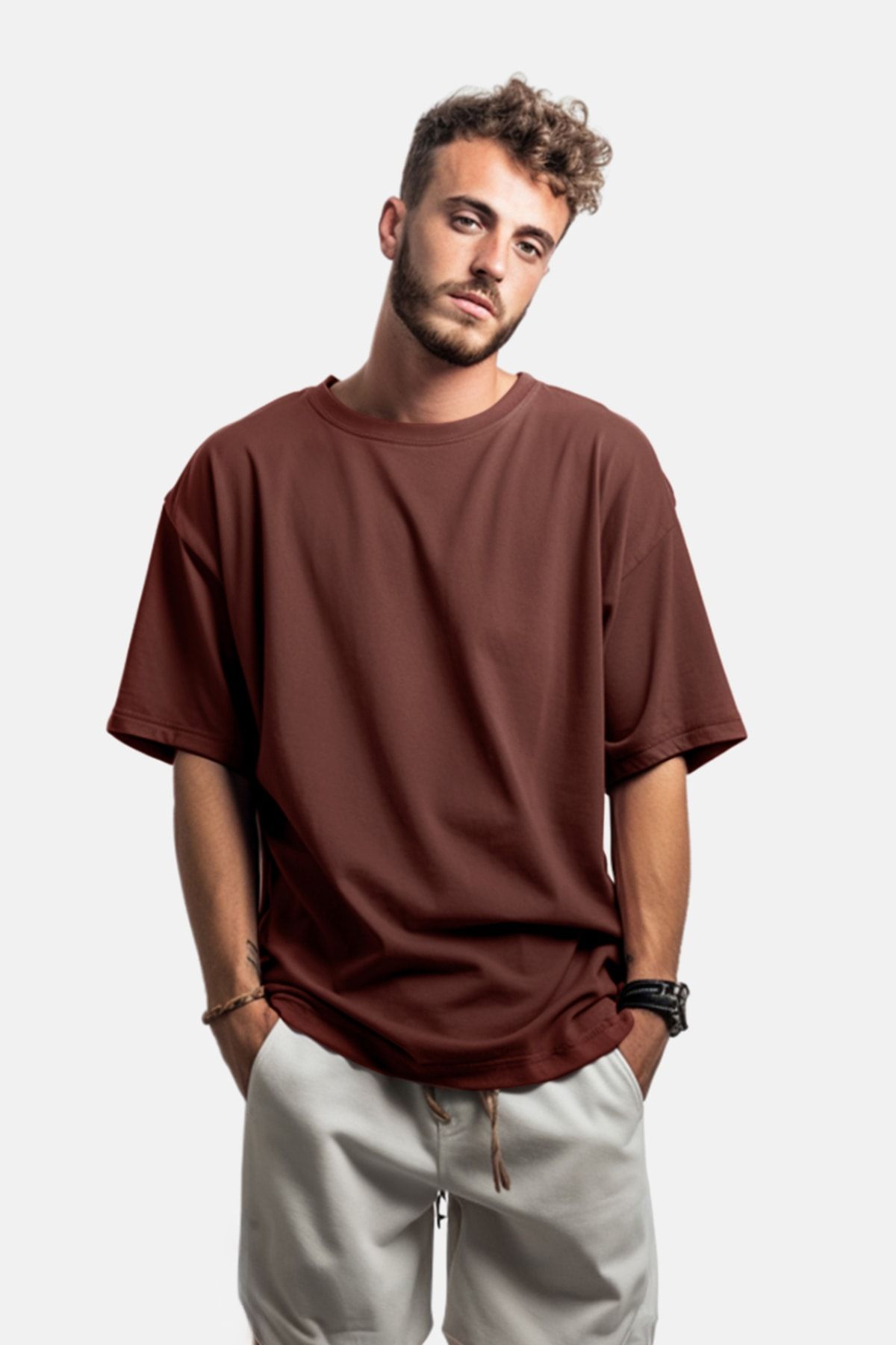 TRENDYOL MAN Kahverengi  Oversize/Geniş Kesim Basic %100 Pamuklu T-Shirt TMNSS22TS0318