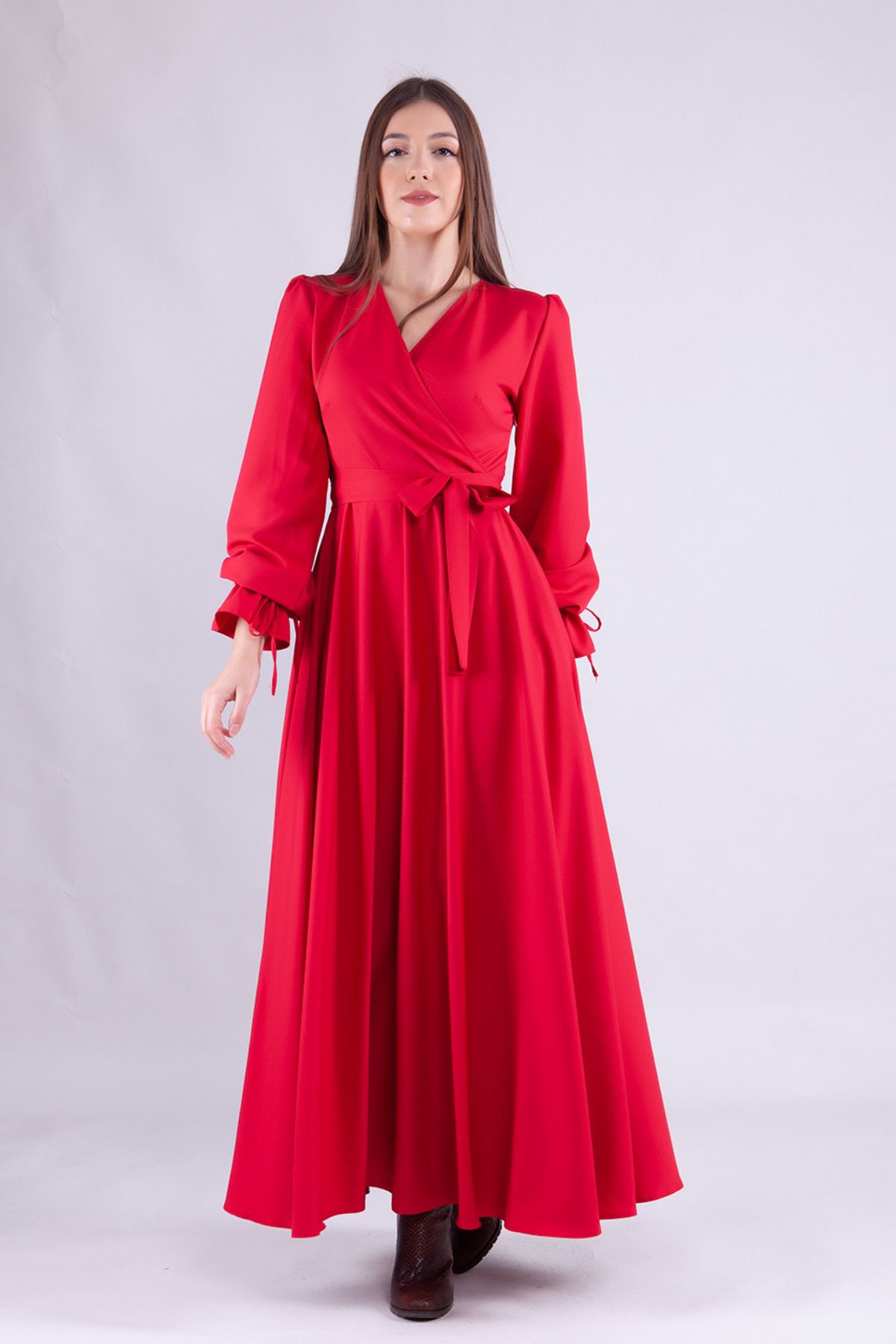 NO48 Kırmızı Maxi Boy Kadın Kruvaze Yaka Kol Ucu Fırfırlı Uzun Kol Kol Ucu Fırfırlı Kuşaklı Elbise