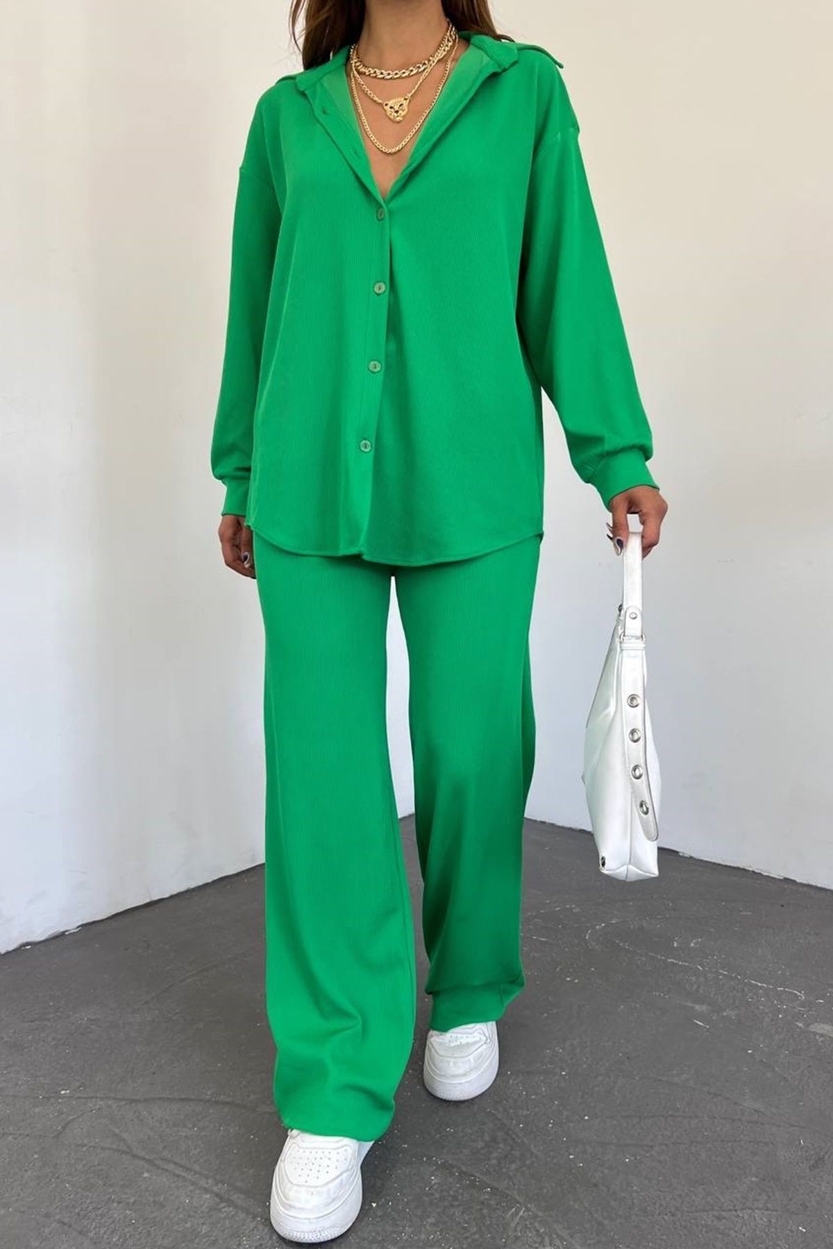 lovebox Kadın Gofre Kumaş Oversize Tasarım Gömlek ve Pantolon Yeşil İkili Takım 10786