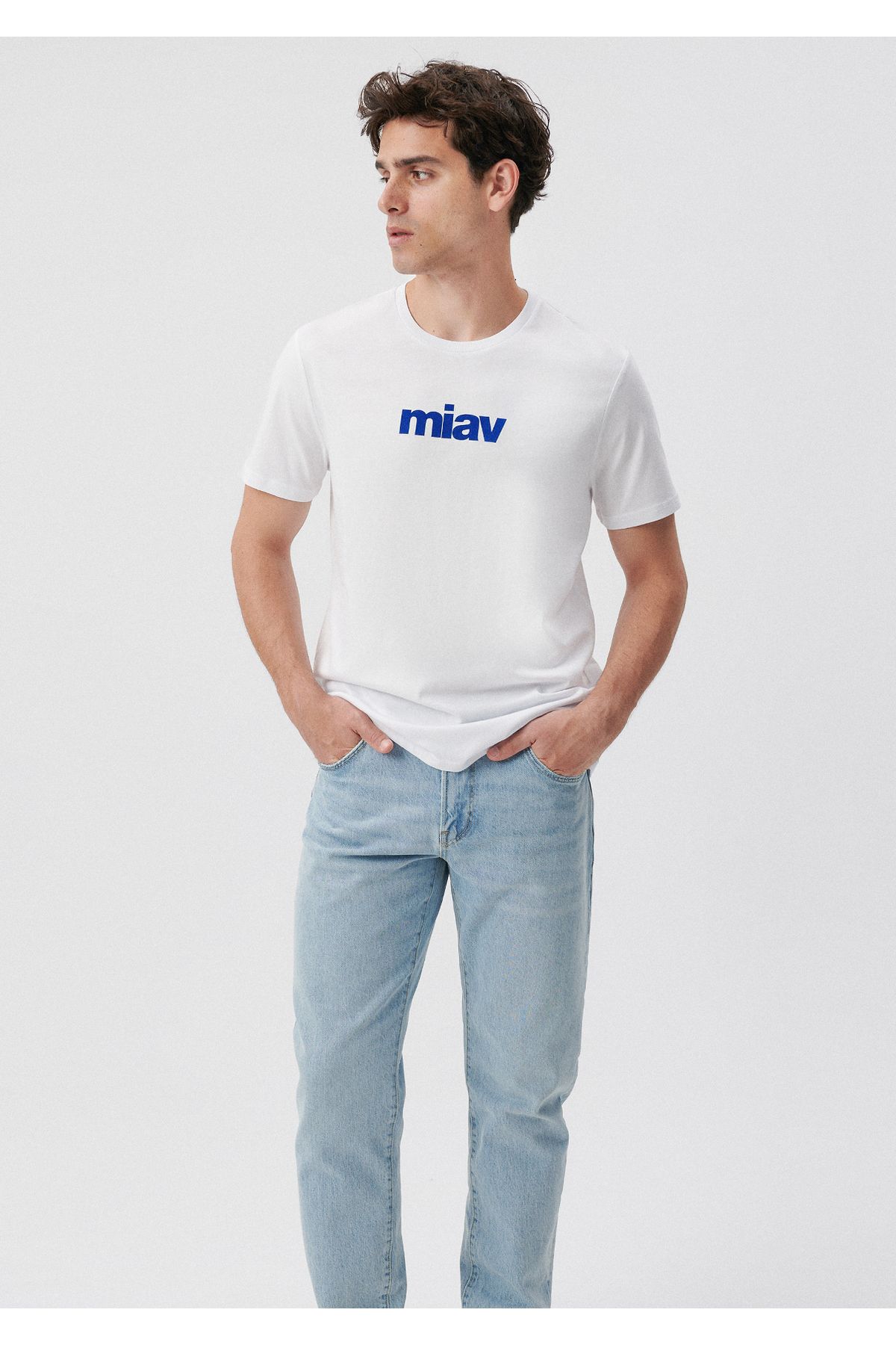 Mavi Miav Baskılı Beyaz Tişört Regular Fit / Normal Kesim 067153-620
