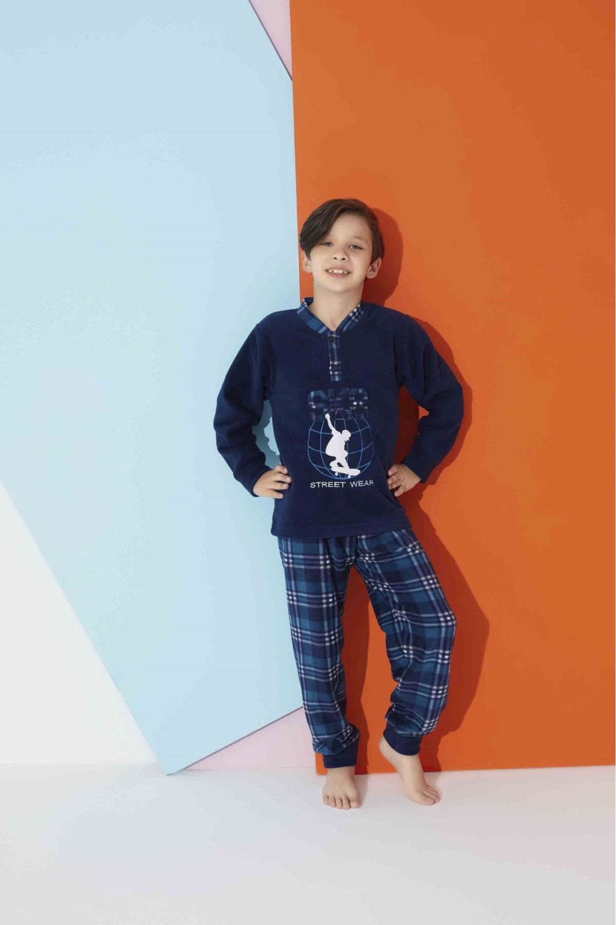 Meba Erkek Çocuk Boy Yaka Iki Düğmeli Manşetli Lacivert Polar Pijama Takımı