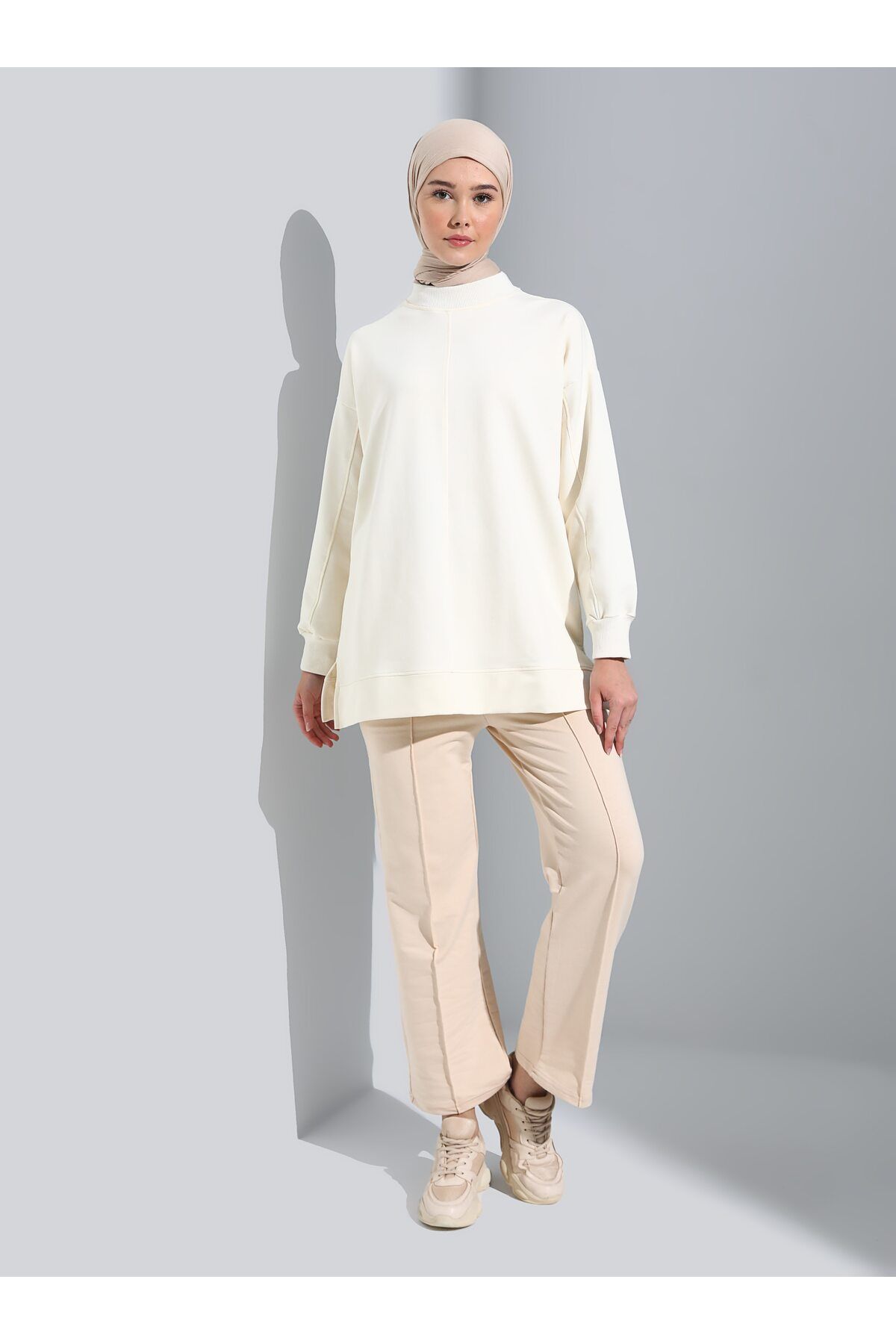 Refka Dikiş Detaylı Dik Yaka Sweatshirt - Kırık Beyaz - Basic