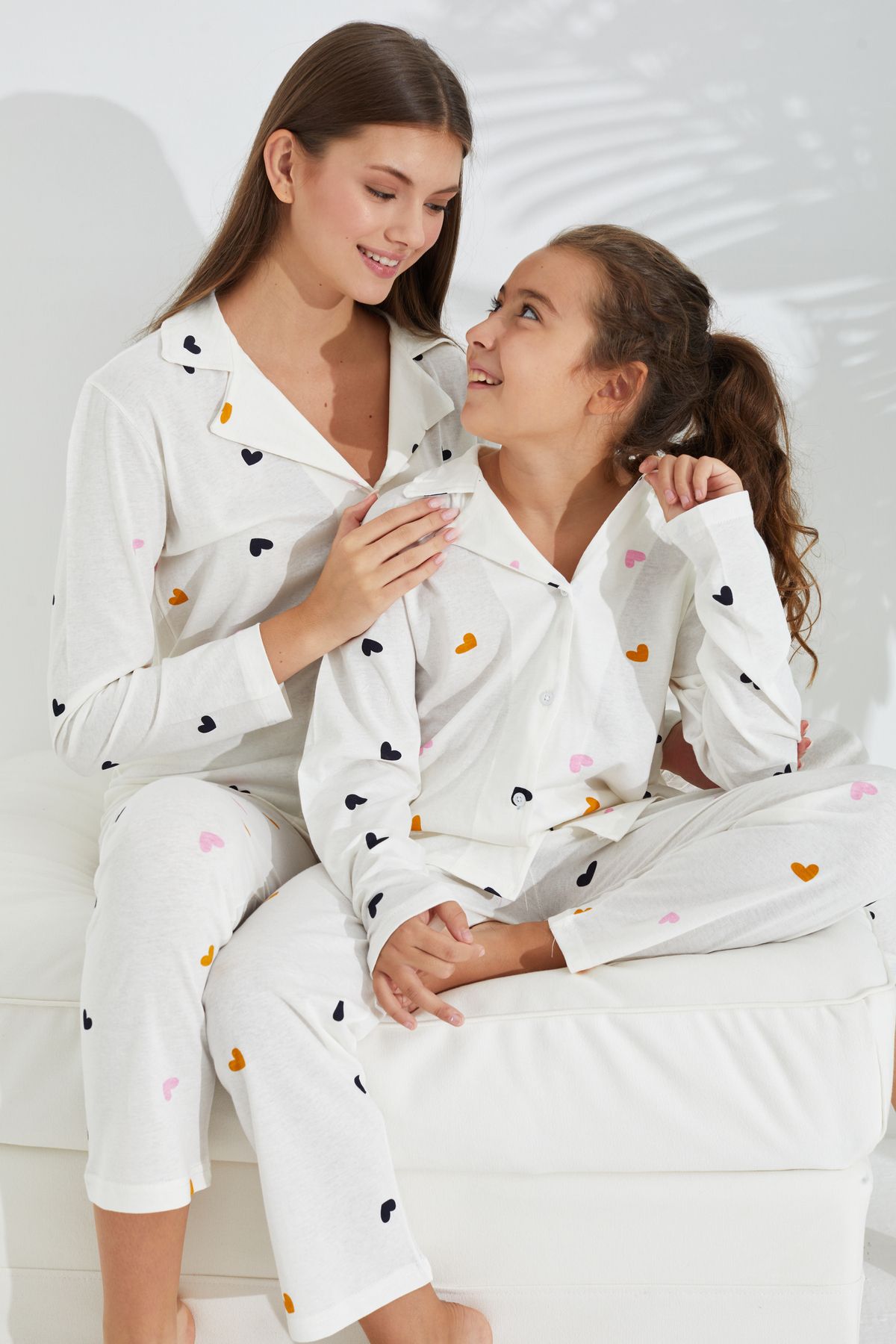 Siyah İnci beyaz renkli kalp desenli Pamuklu Düğmeli Pijama Takımı