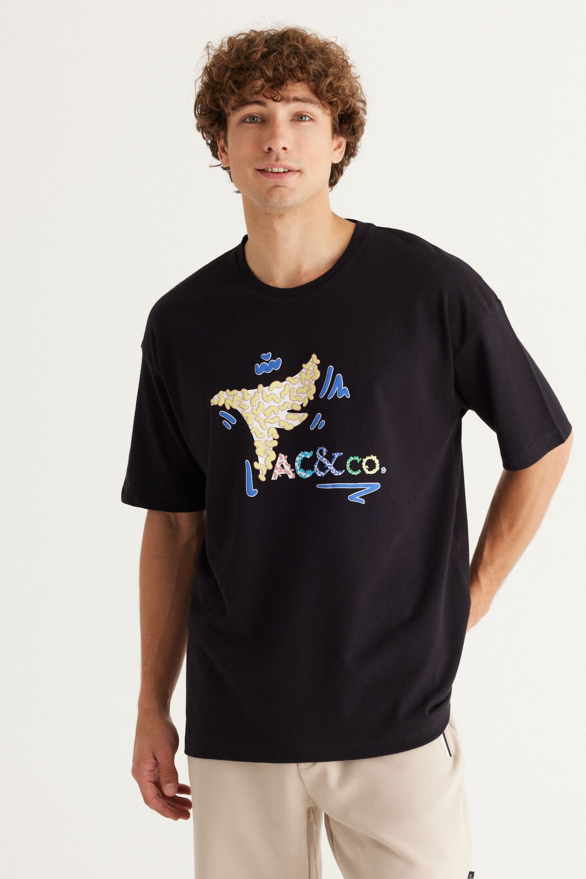AC&Co / Altınyıldız Classics Erkek Siyah Oversize Bol Kesim Bisiklet Yaka Baskılı Tişört