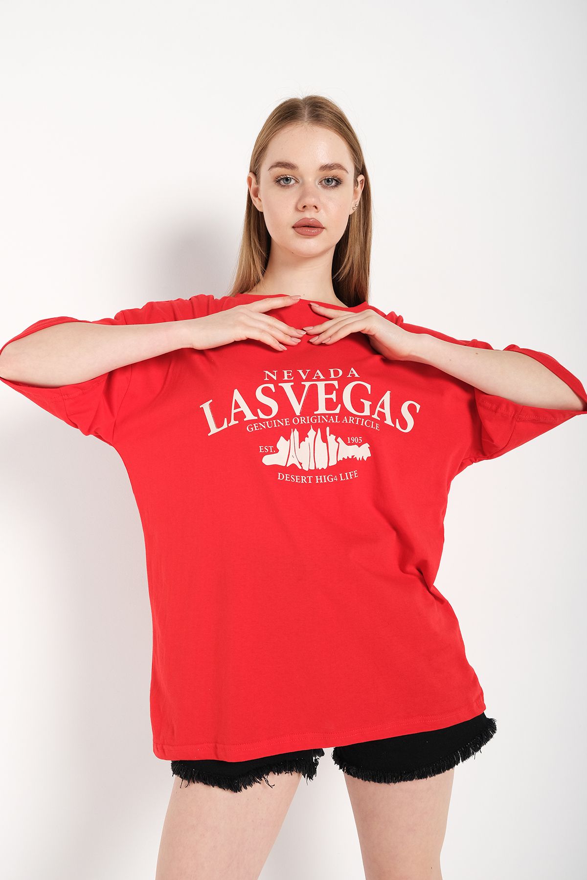 Know Kadın Kırmızı Oversize Las Vegas Baskılı T-shirt