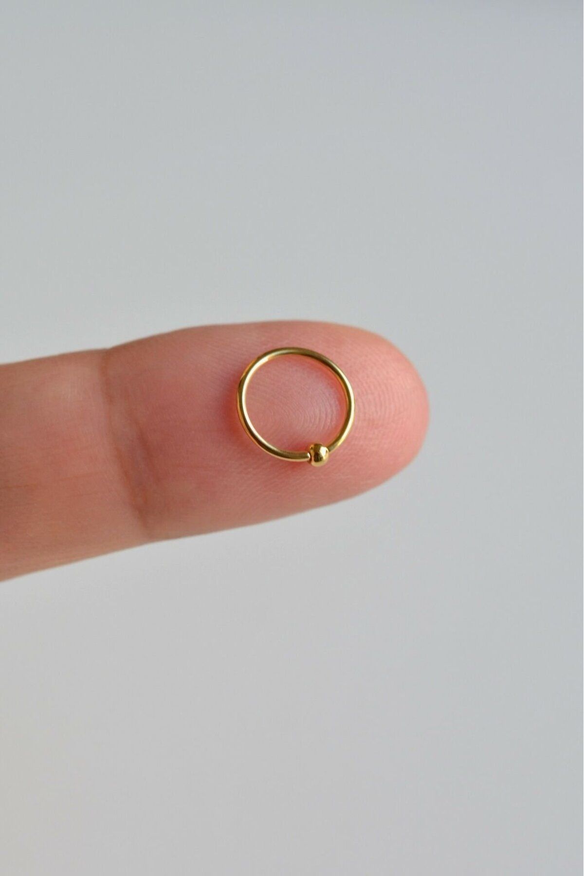 Sacce Scarves&Accessories Gold Renkli Mini Topçuklu 8 mm Çelik Halka Hızma Burun Piercingi