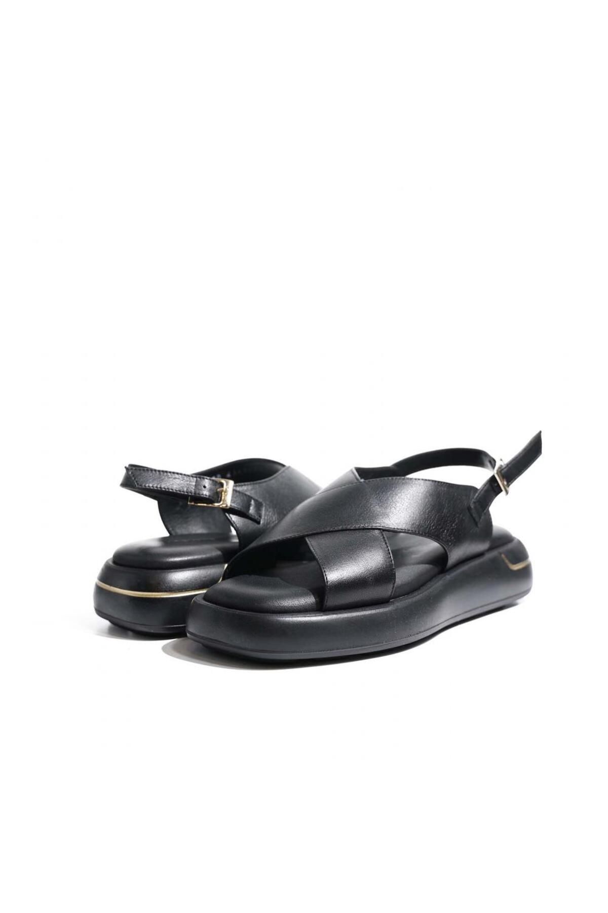 Greyder 32510 Siyah Deri Casual Kadın Sandalet