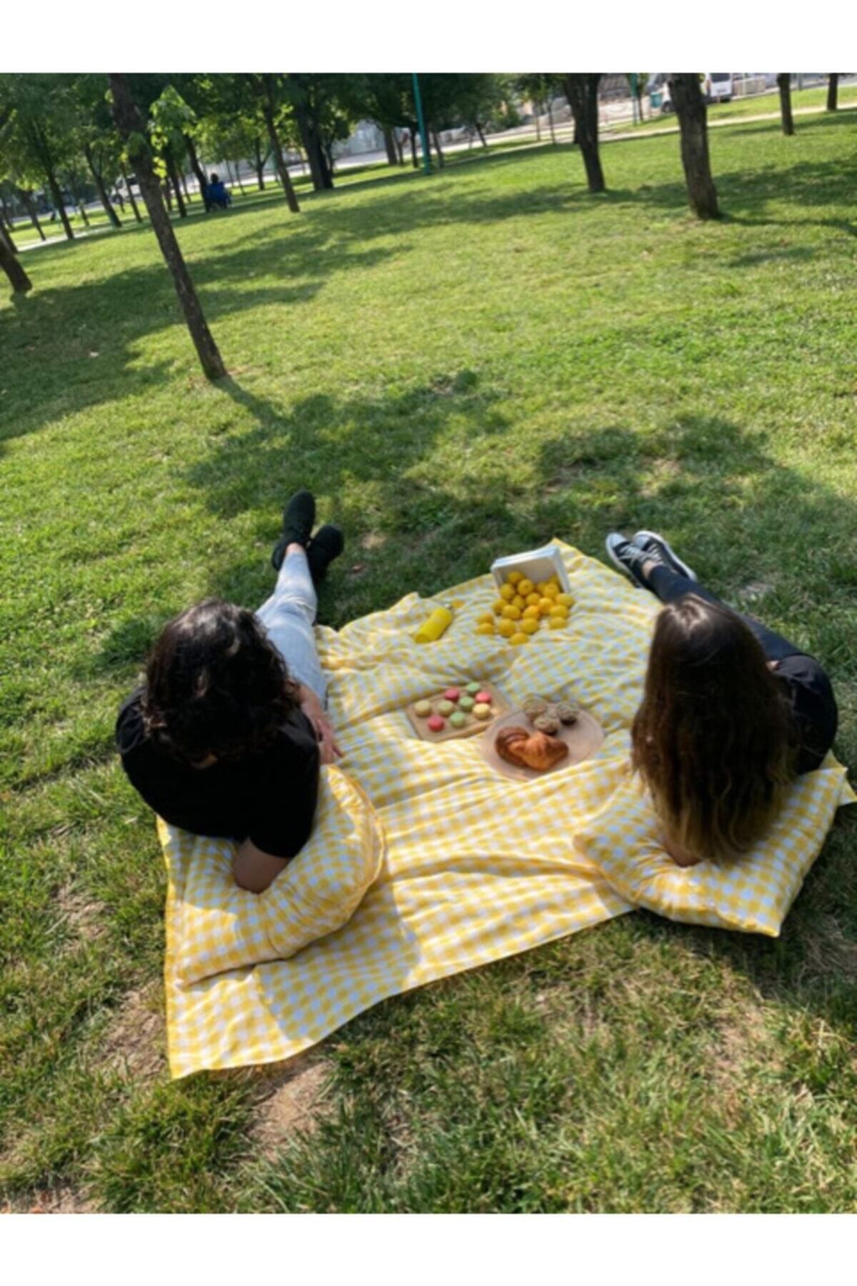 BELMODMODA Sarı Ekose Pötikare Piknik Örtüsü 170*170 2 Adet Piknik Minderi 45*45 Cm Piknik Seti