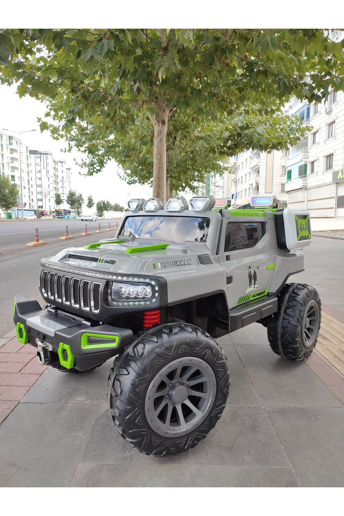 Akülü Kumandalı Çift Kişilik Jeep
