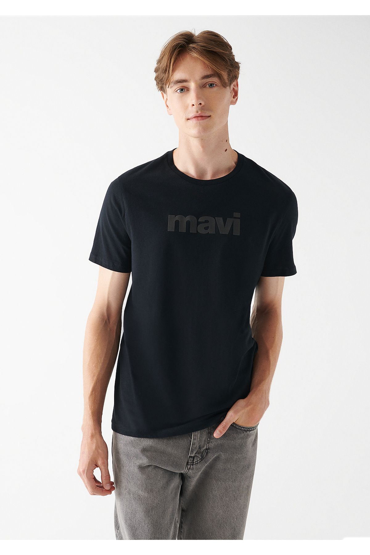 Mavi Logo Baskılı Siyah Tişört Slim Fit / Dar Kesim 065199-900