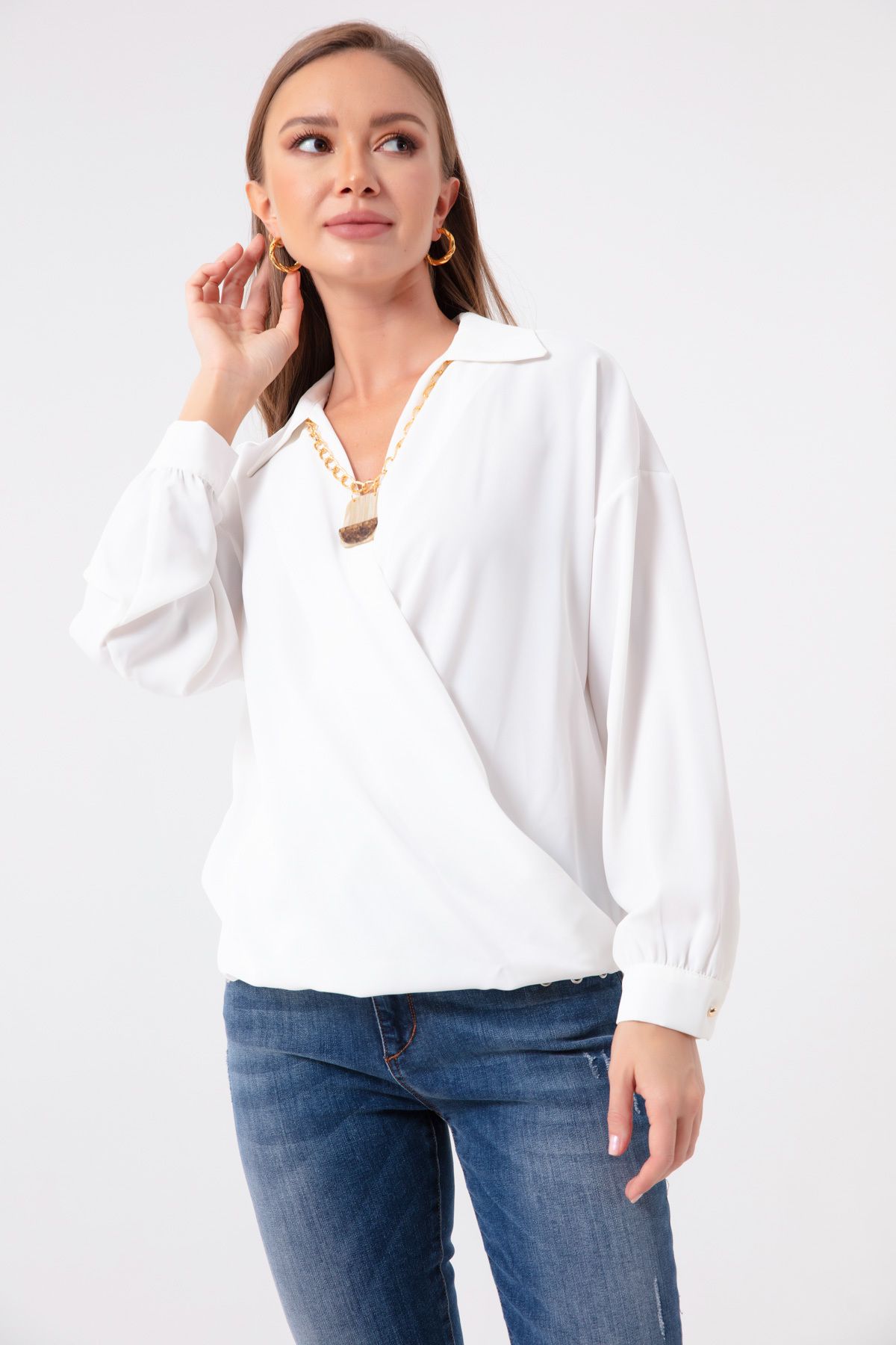 Lafaba Kadın Beyaz Kruvaze Yakalı Gold Kolyeli Bluz