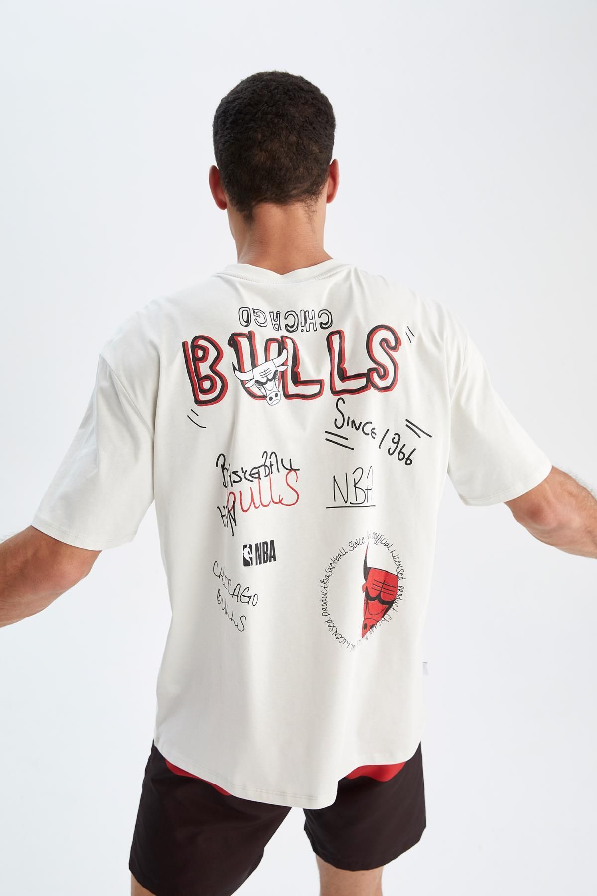 Defacto Fit Nba Chicago Bulls Lisanslı Oversize Fit Bisiklet Yaka %100 Pamuk Tişört