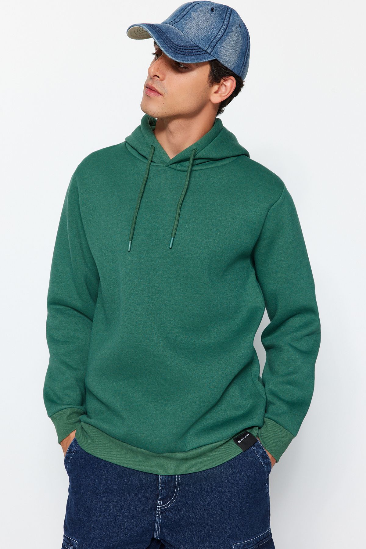 TRENDYOL MAN Yeşil  Regular/Normal Kesim Kapüşonlu Basic İçi Polarlı Pamuk Sweatshirt TMNAW24SW00121