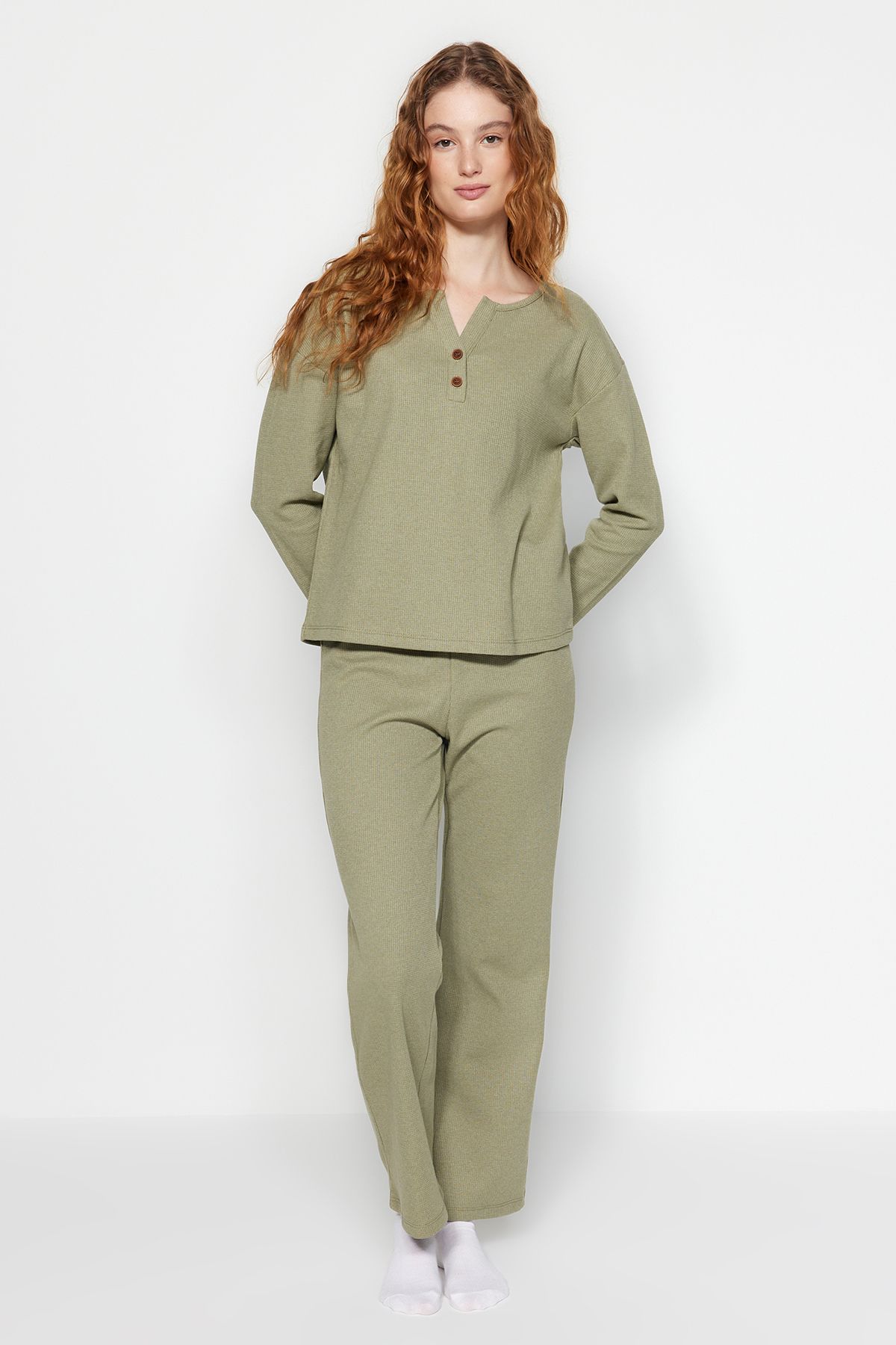 TRENDYOLMİLLA Yeşil Waffle Tshirt-Pantolon Örme Pijama Takımı THMAW24PT00126