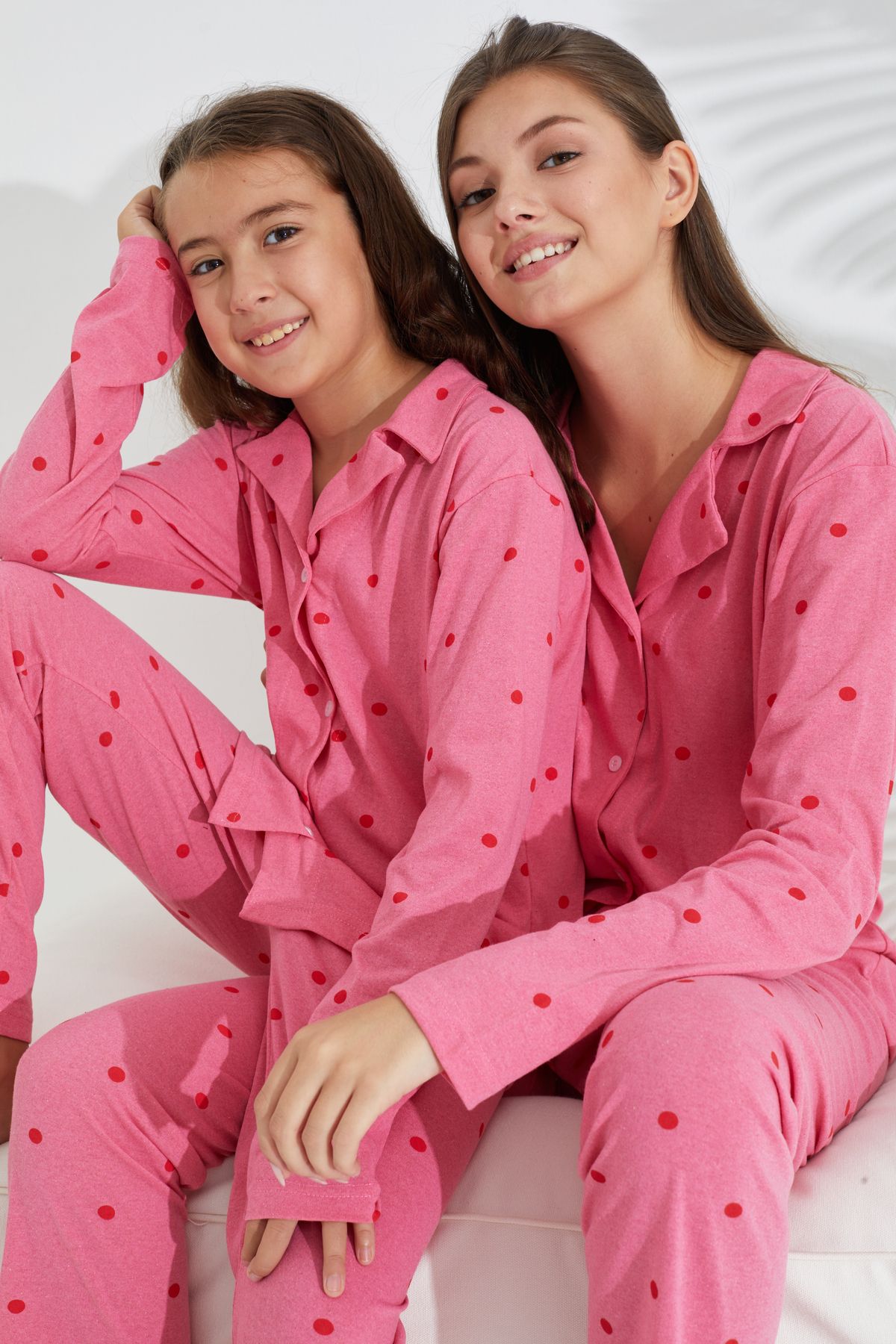 Siyah İnci pembe puan desenli Pamuklu Düğmeli Pijama Takımı