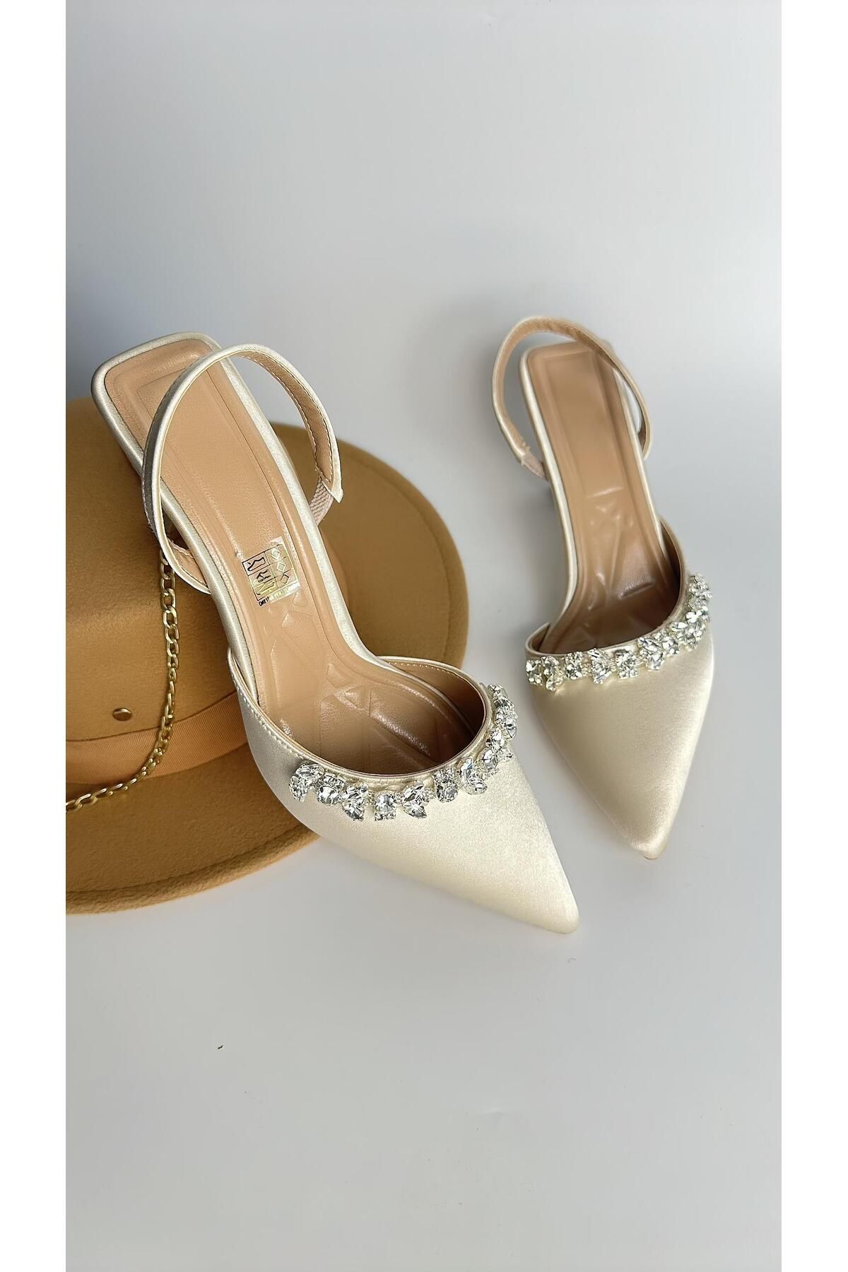 Gloriys Ayakkabı & Çanta Ten saten 6 cm topuklu taşlı ayakkabı 0560
