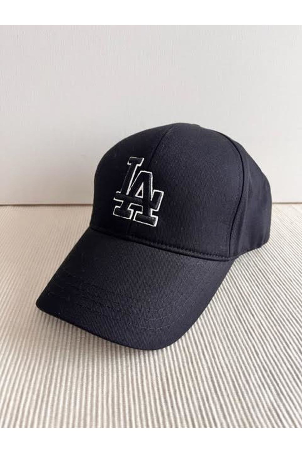 HatClub Exclusive LA Los Angeles Logolu Arkasından Ayarlanabilir Unisex Kontürlü Siyah Şapka