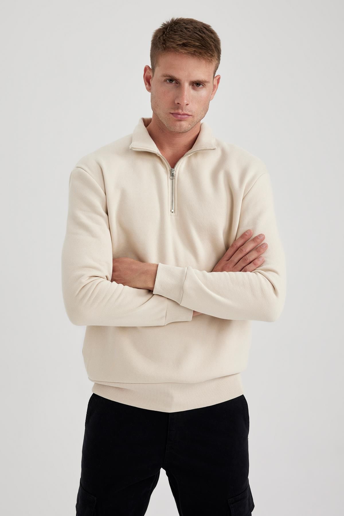 Defacto Comfort Regular Fit Rahat Kalıp Fermuarlı Dik Yaka Basic Düz Sweatshirt X7405az23au