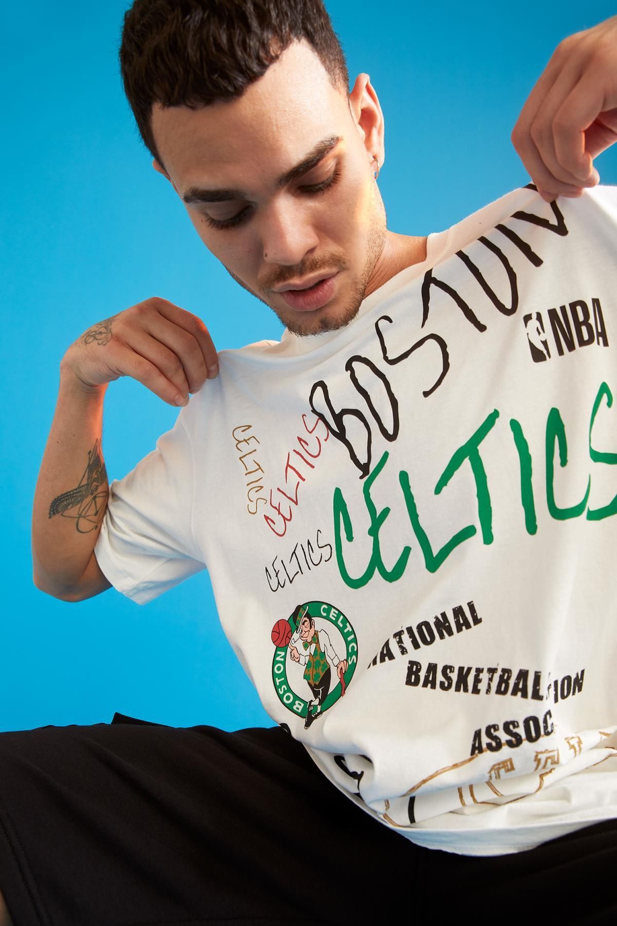 Defacto Oversize Fit Nba Lisanslı Boston Celtics Baskılı Bisiklet Yaka Kısa Kollu Pamuklu Penye Tişört