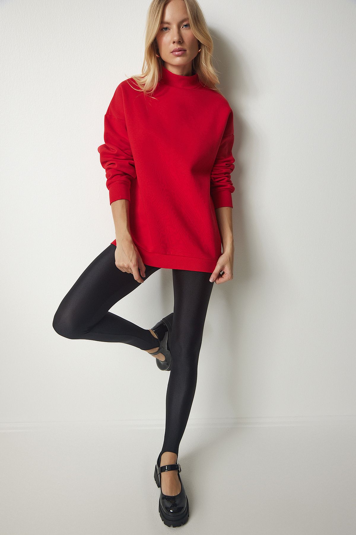 Happiness İstanbul Kadın Kırmızı Dik Yaka Basic Şardonlu Sweatshirt UB00166